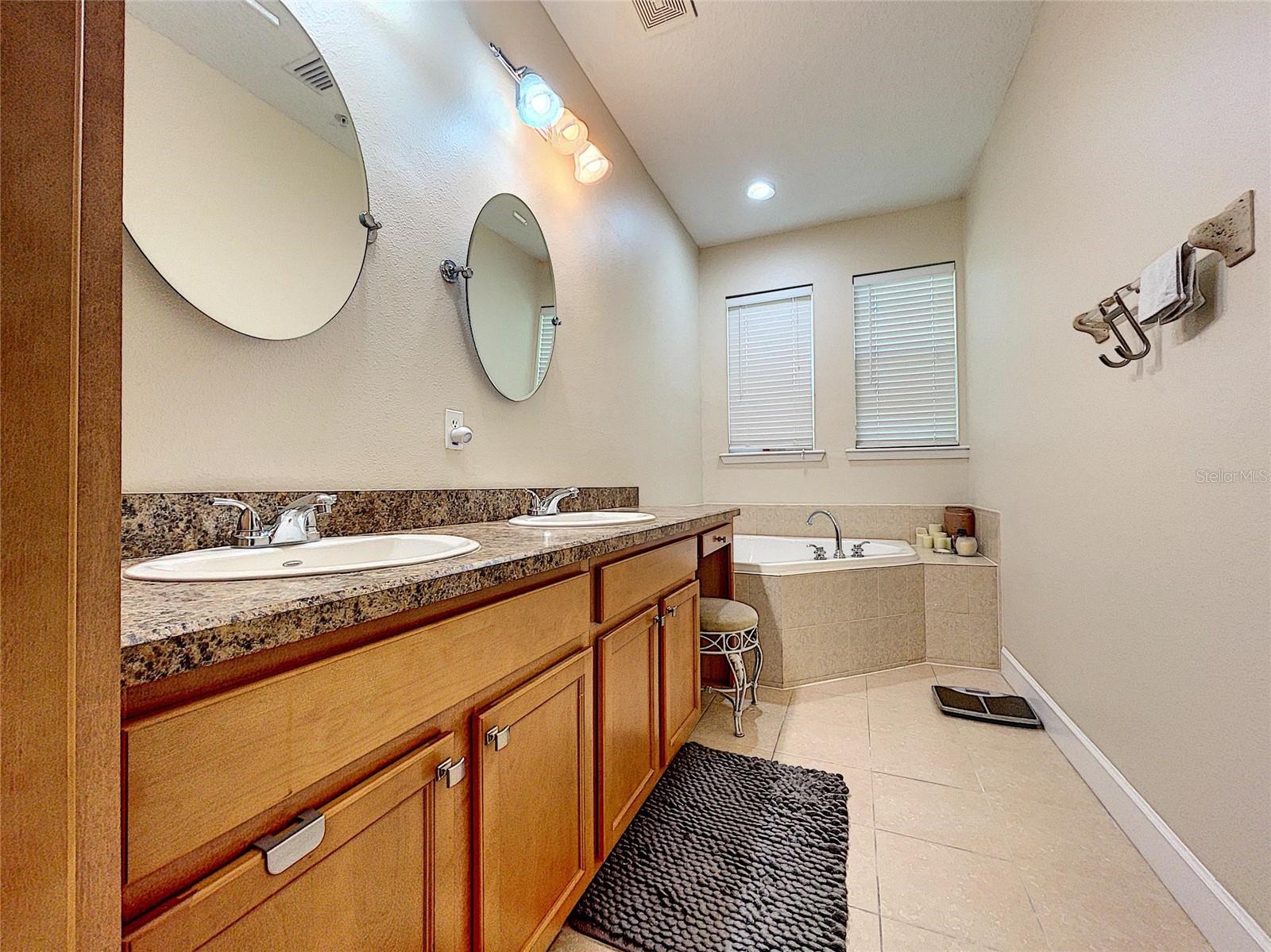 Image 38 of 53 For 3210 Horatio Street 10