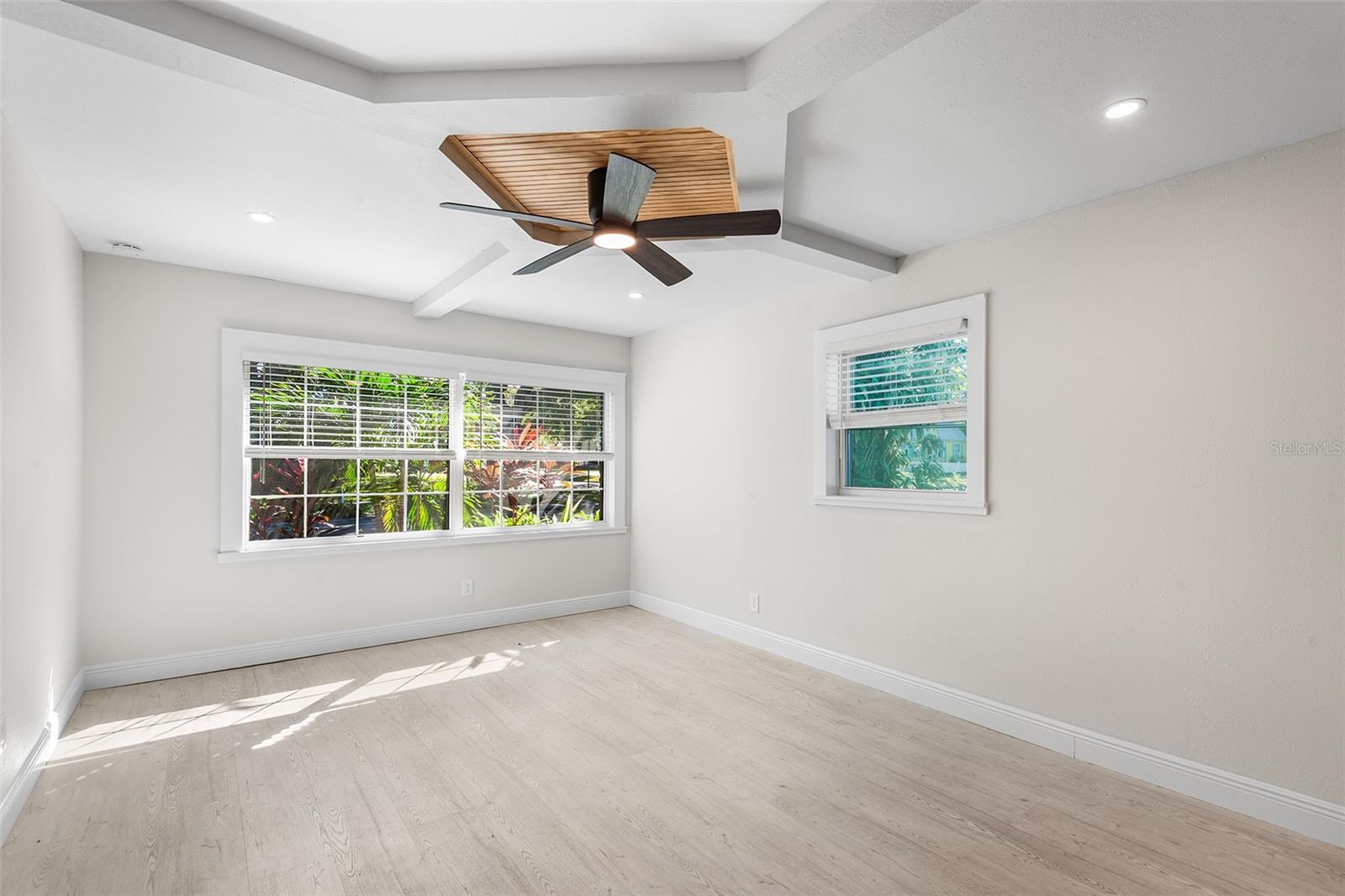 Image 12 of 37 For 810 22nd Street N