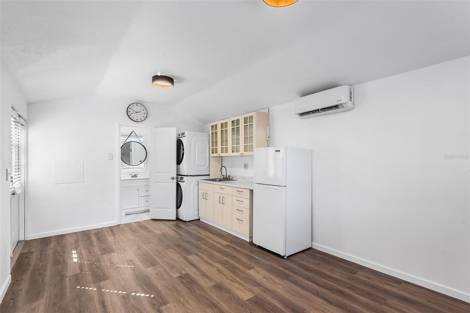 Image 27 of 37 For 810 22nd Street N