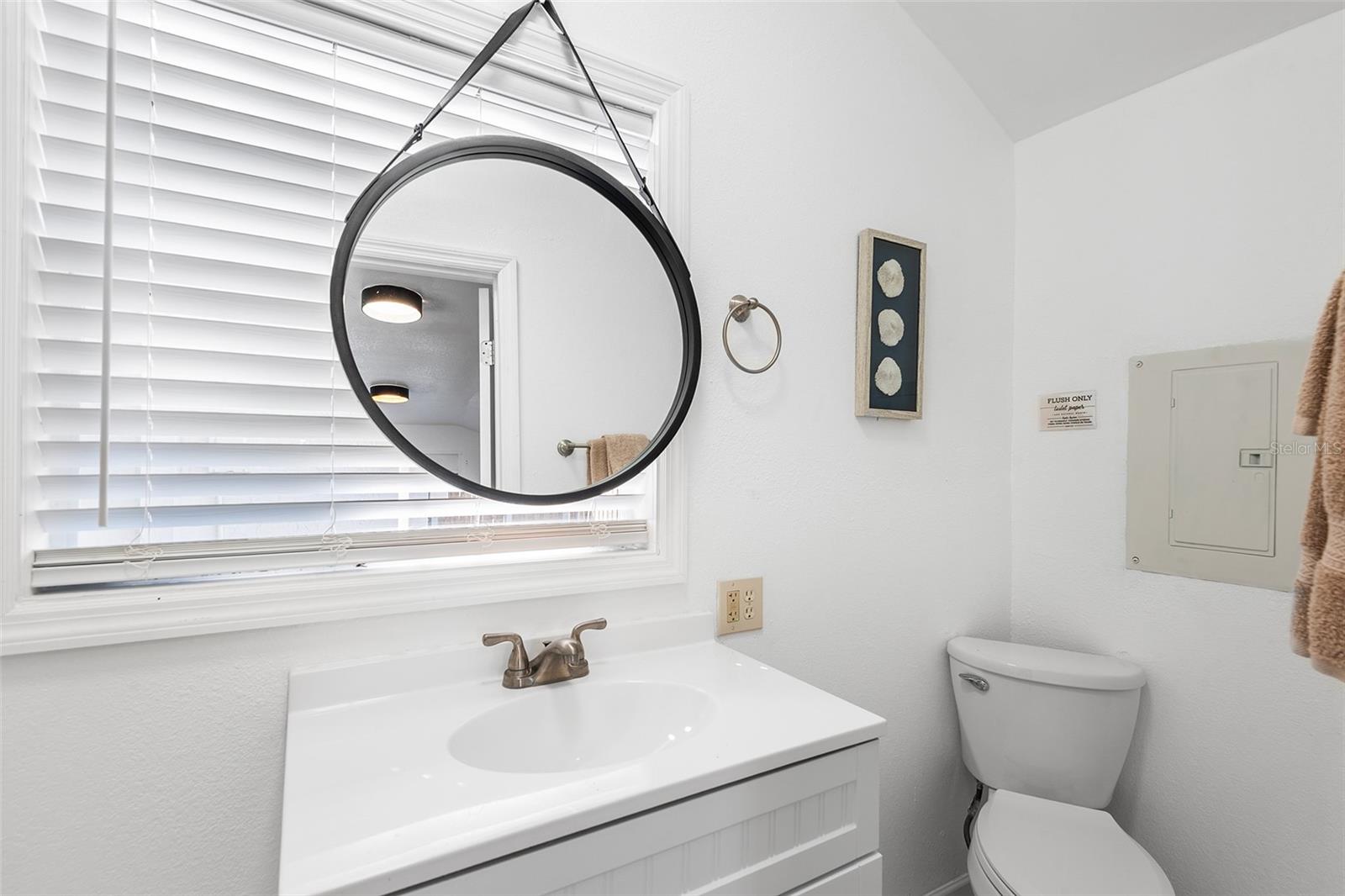 Image 29 of 37 For 810 22nd Street N