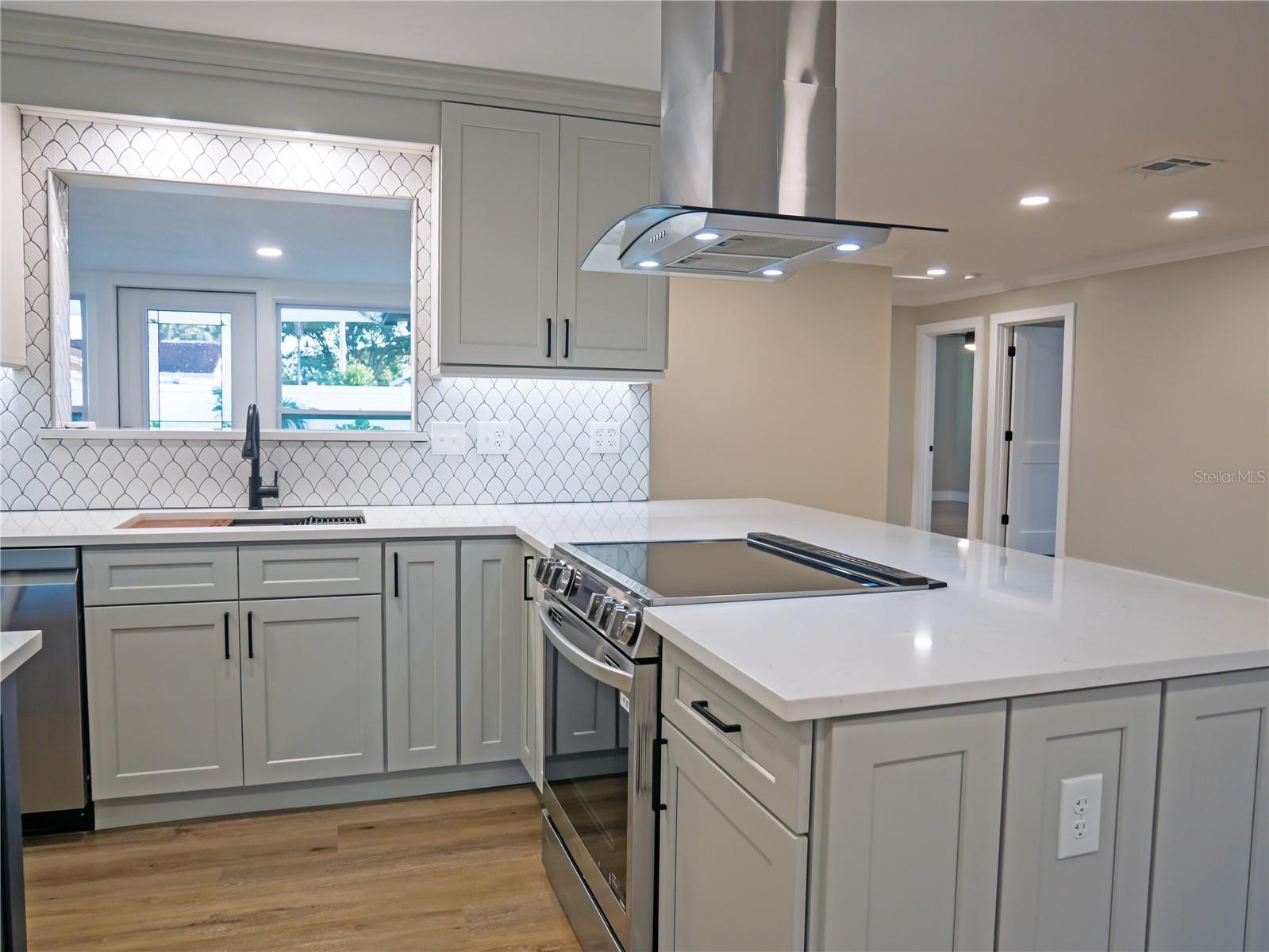 Image 11 of 44 For 6300 31st Avenue N