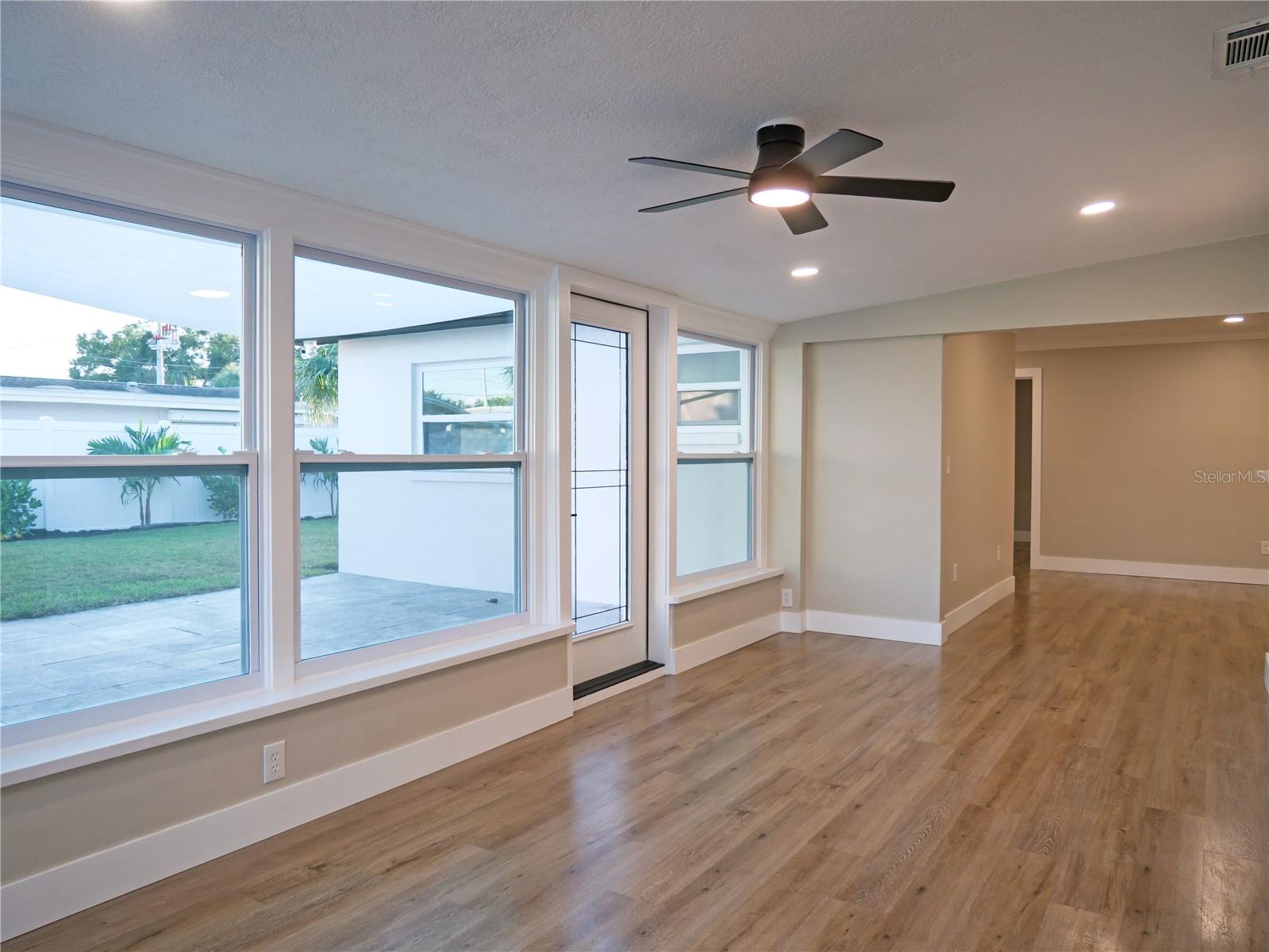 Image 17 of 44 For 6300 31st Avenue N