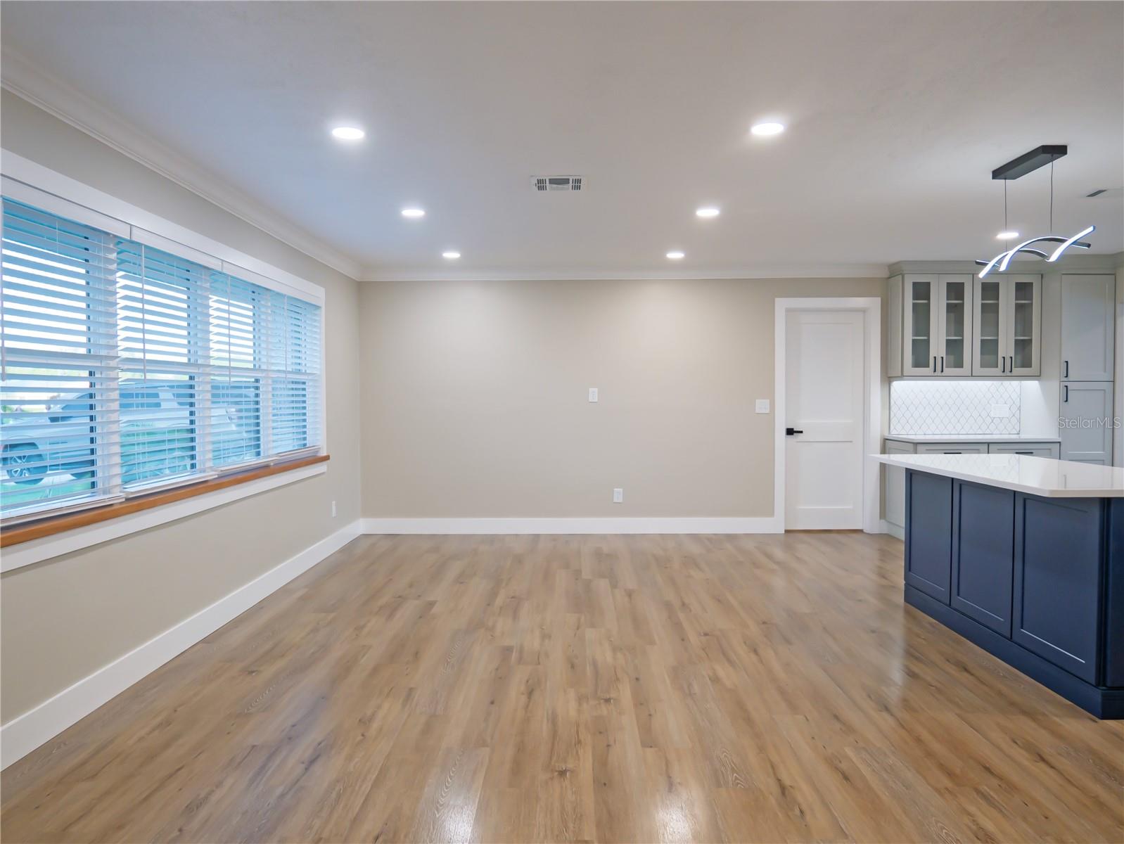 Image 4 of 44 For 6300 31st Avenue N