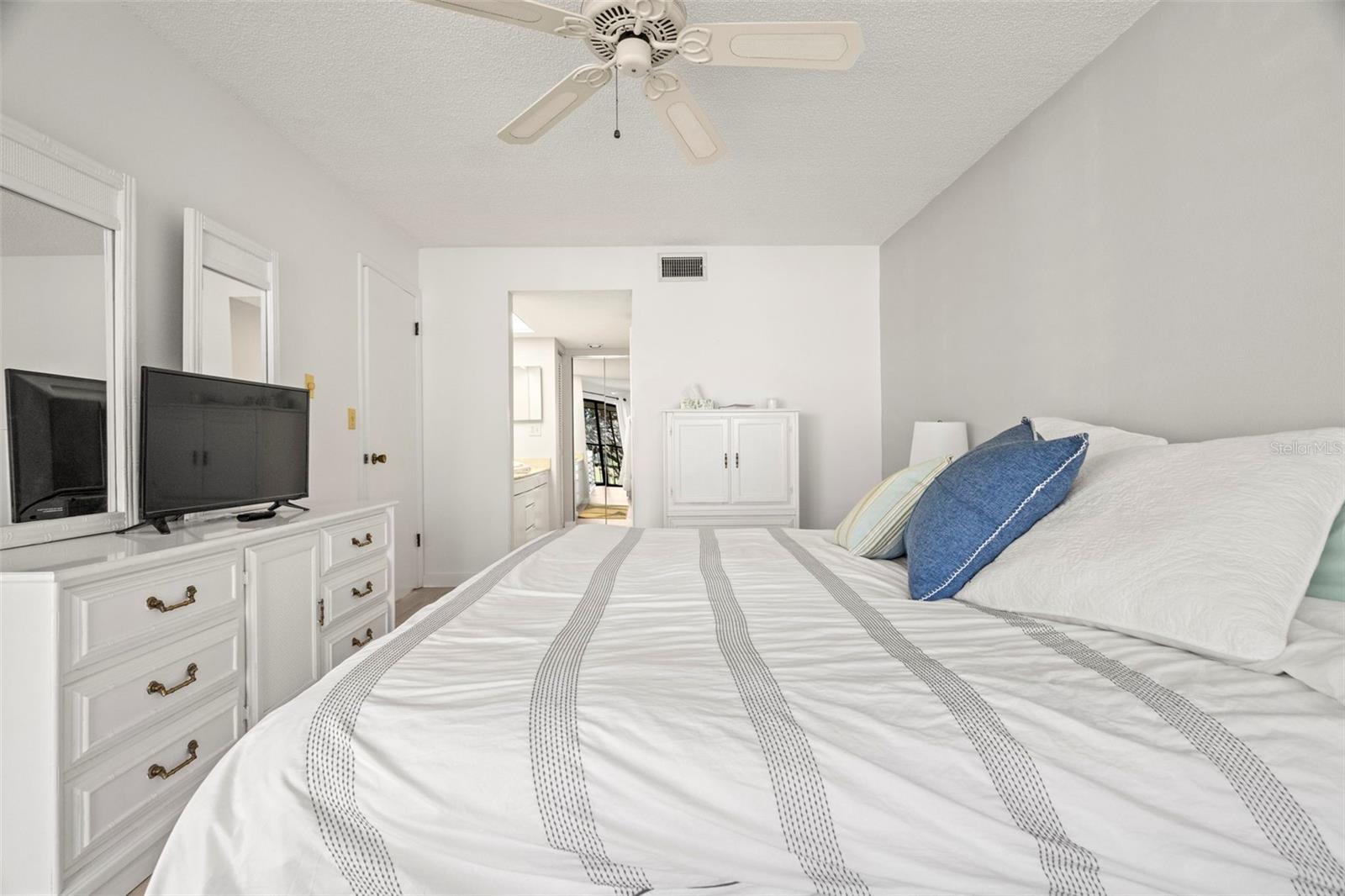 Image 14 of 24 For 1728 Golfview Drive 1728