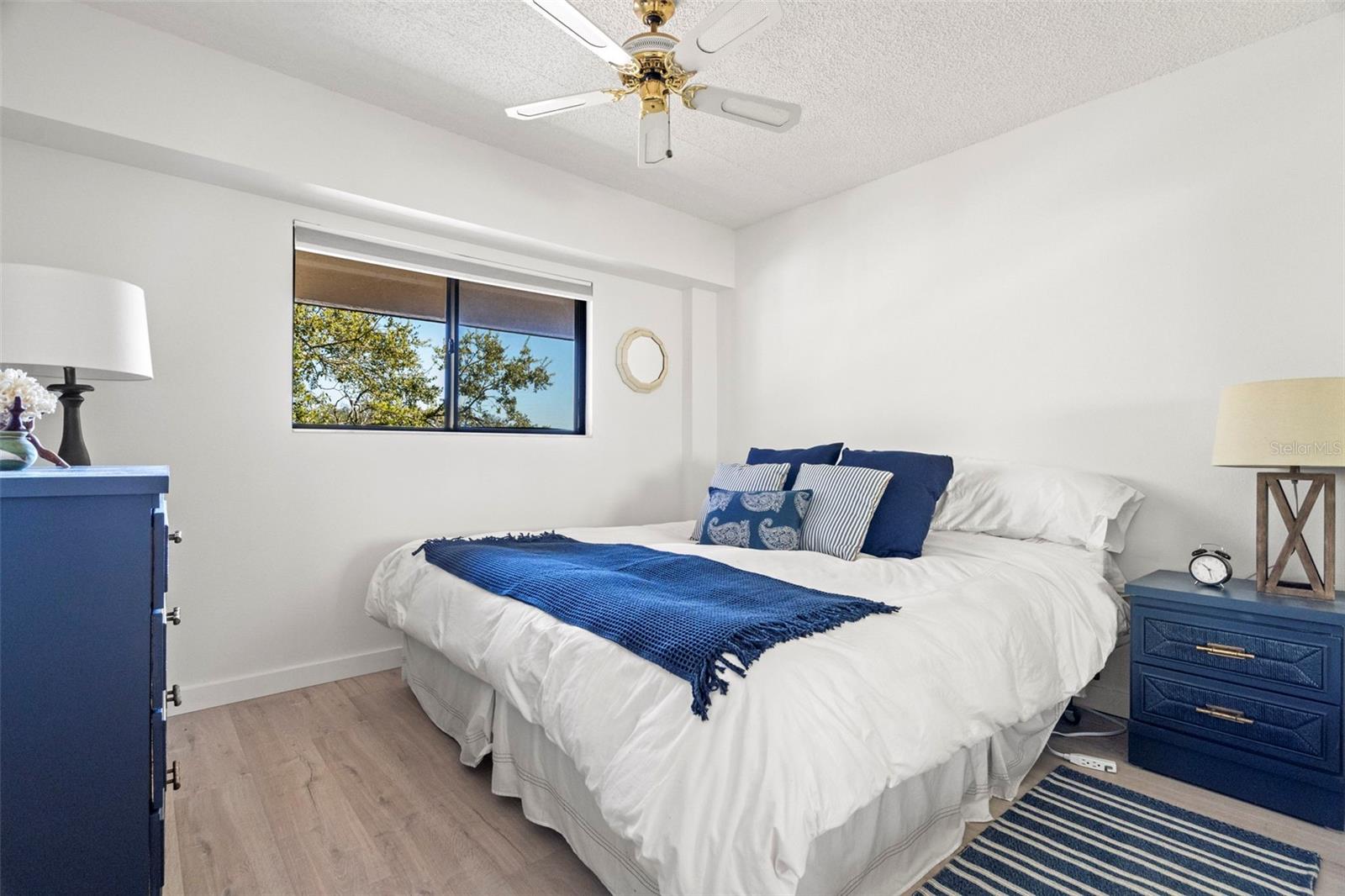 Image 16 of 24 For 1728 Golfview Drive 1728