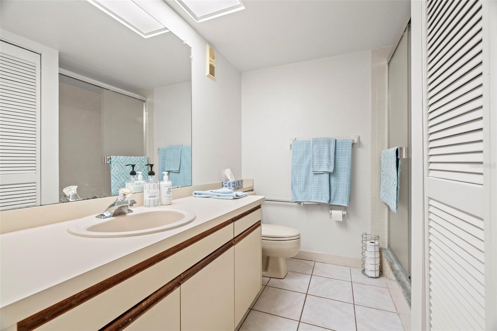 Image 18 of 24 For 1728 Golfview Drive 1728