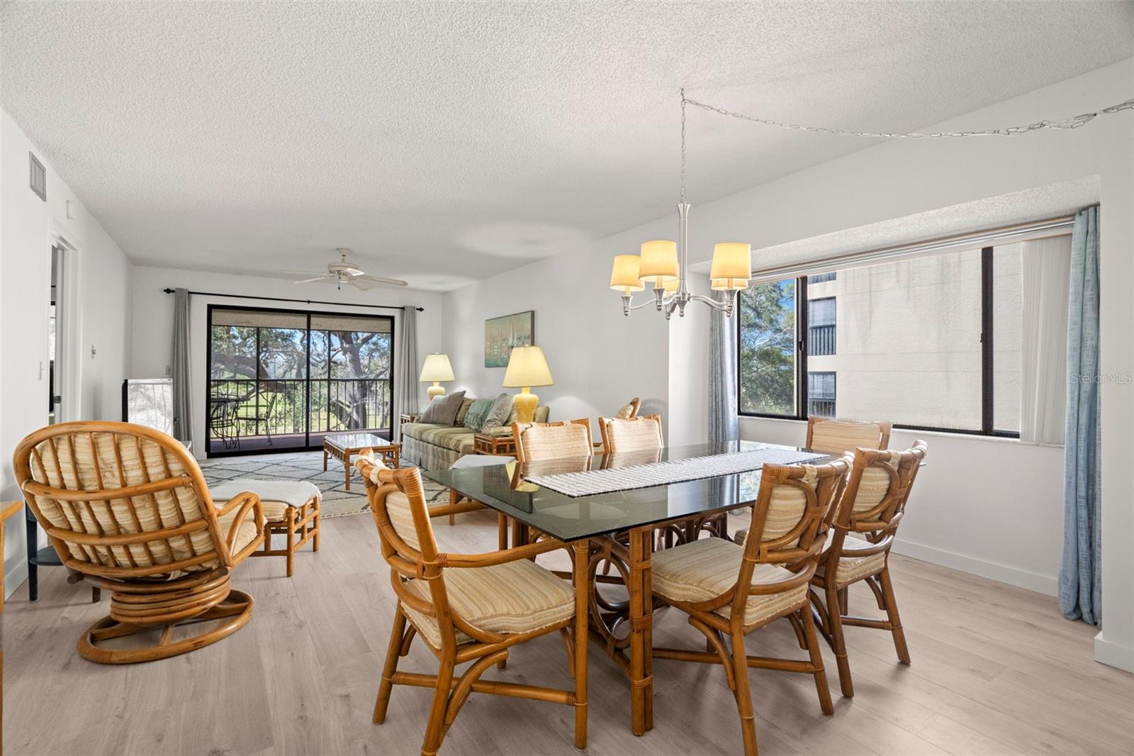 Image 3 of 24 For 1728 Golfview Drive 1728