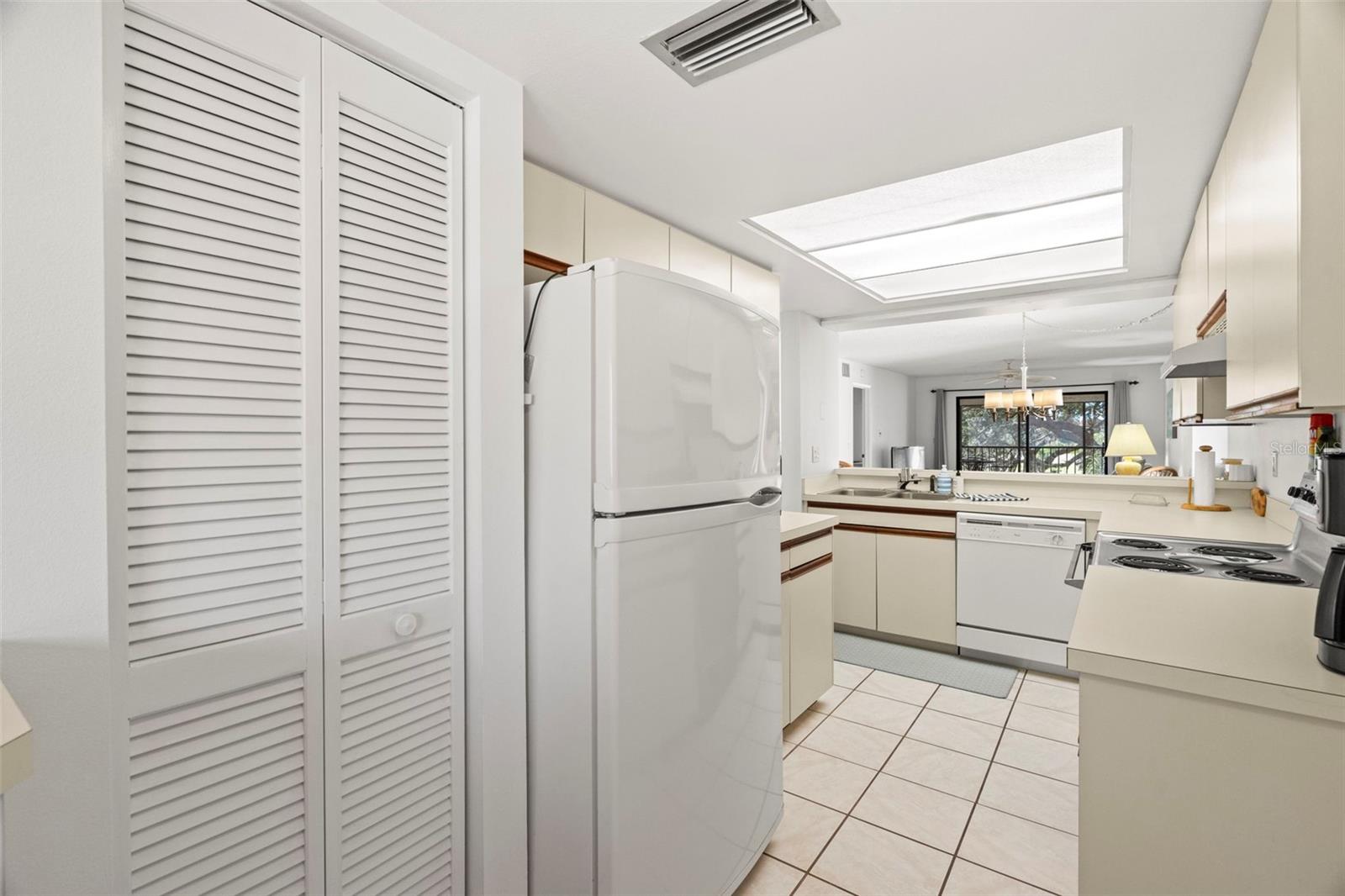 Image 7 of 24 For 1728 Golfview Drive 1728