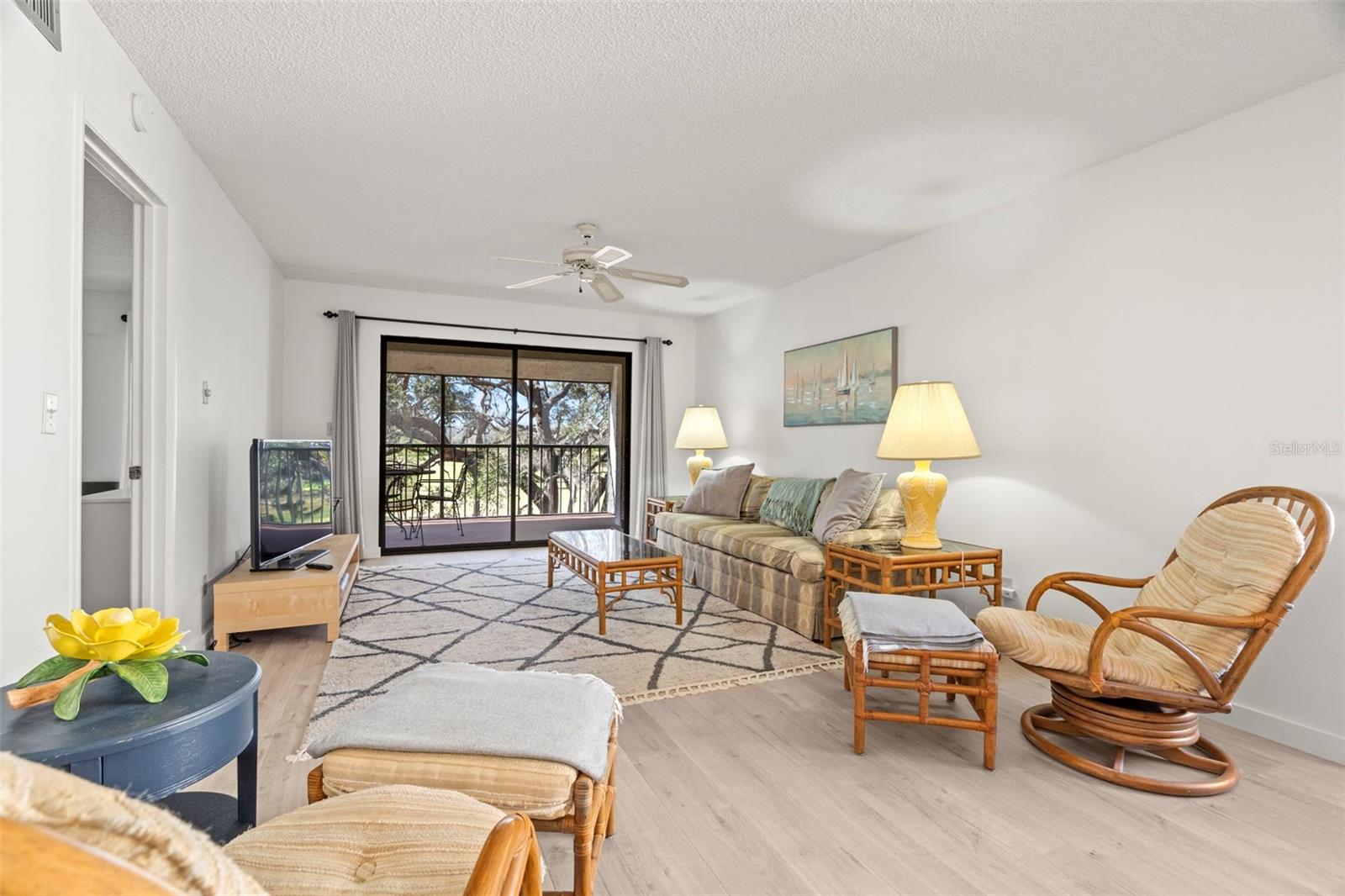 Image 9 of 24 For 1728 Golfview Drive 1728