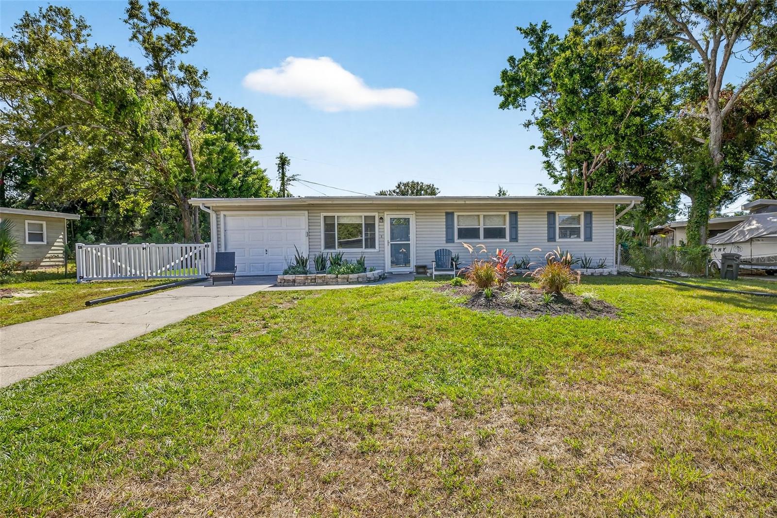 Listing photo id 0 for 1591 Scott Street