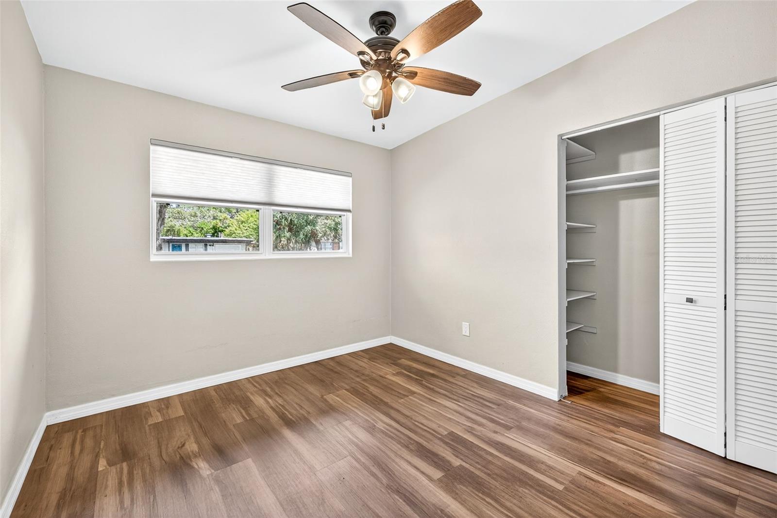 Listing photo id 18 for 1591 Scott Street