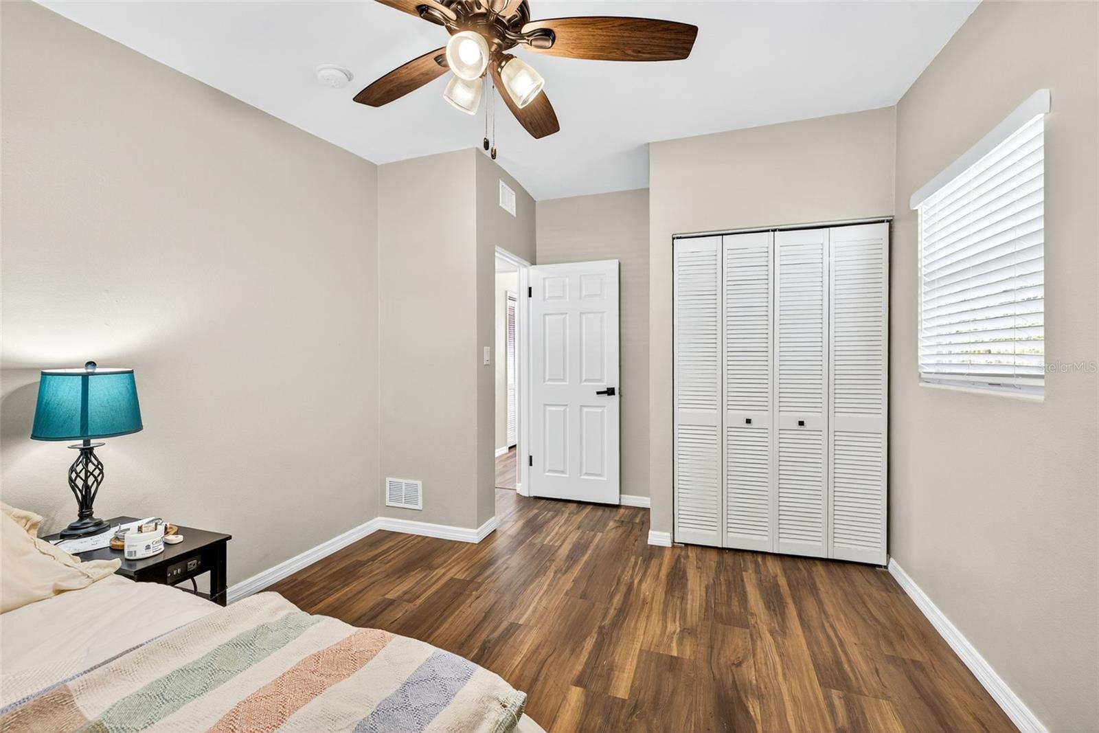 Listing photo id 21 for 1591 Scott Street