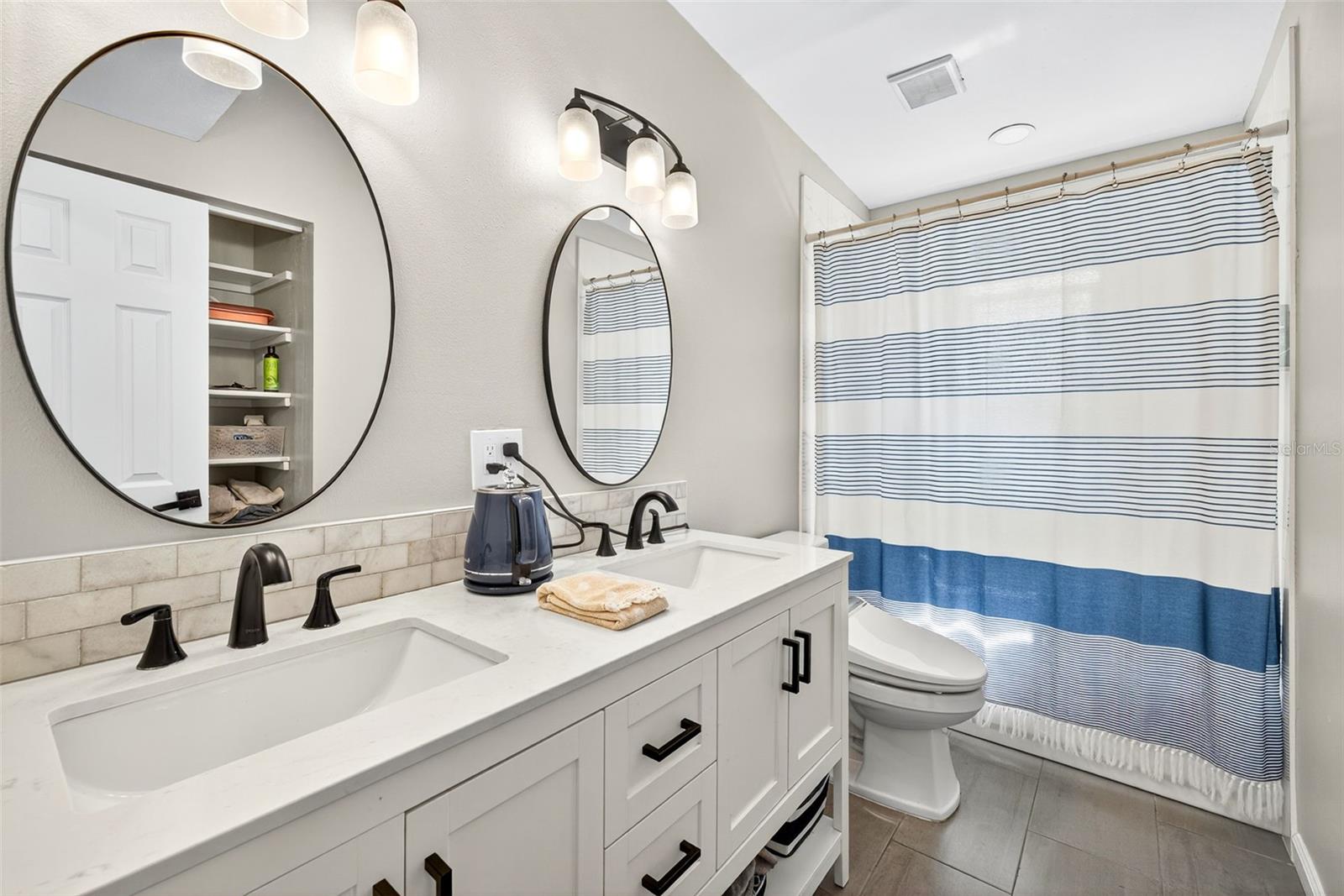 Listing photo id 22 for 1591 Scott Street