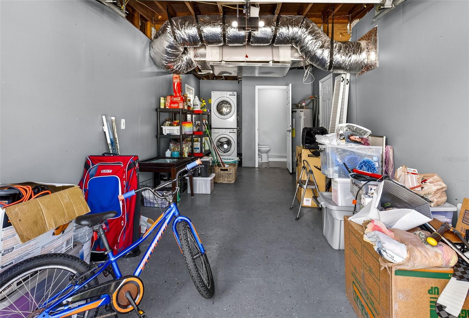 Listing photo id 24 for 1591 Scott Street