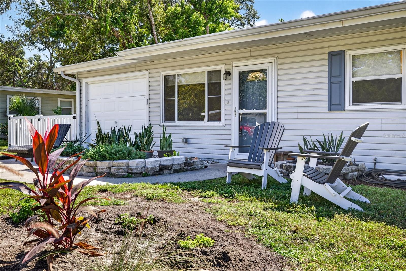 Listing photo id 1 for 1591 Scott Street
