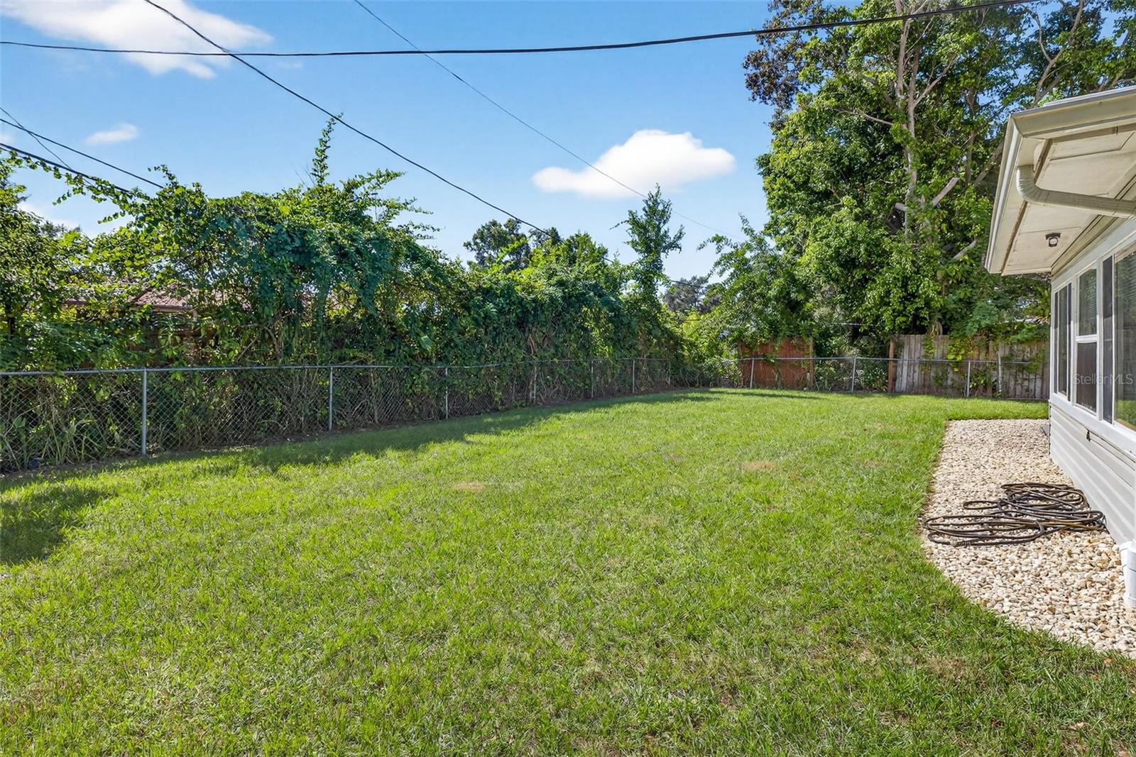 Listing photo id 30 for 1591 Scott Street