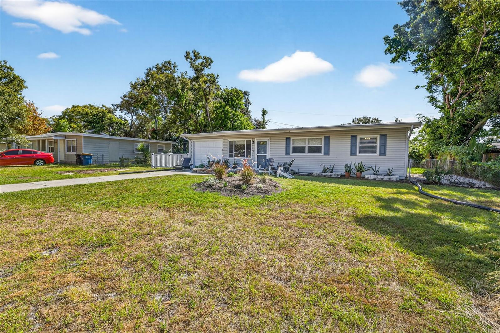 Listing photo id 33 for 1591 Scott Street