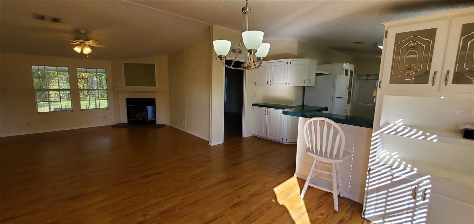 Image 5 of 20 For 2403 Metro Drive