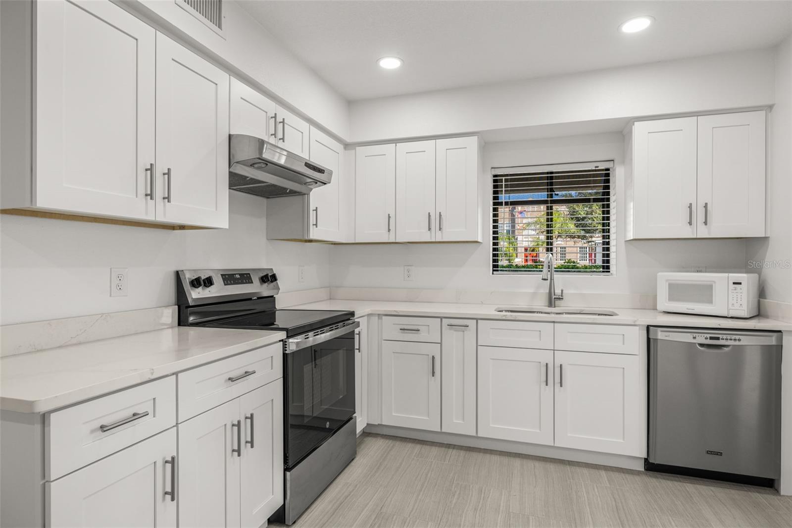 Image 10 of 26 For 3114 Tampa Bay Boulevard