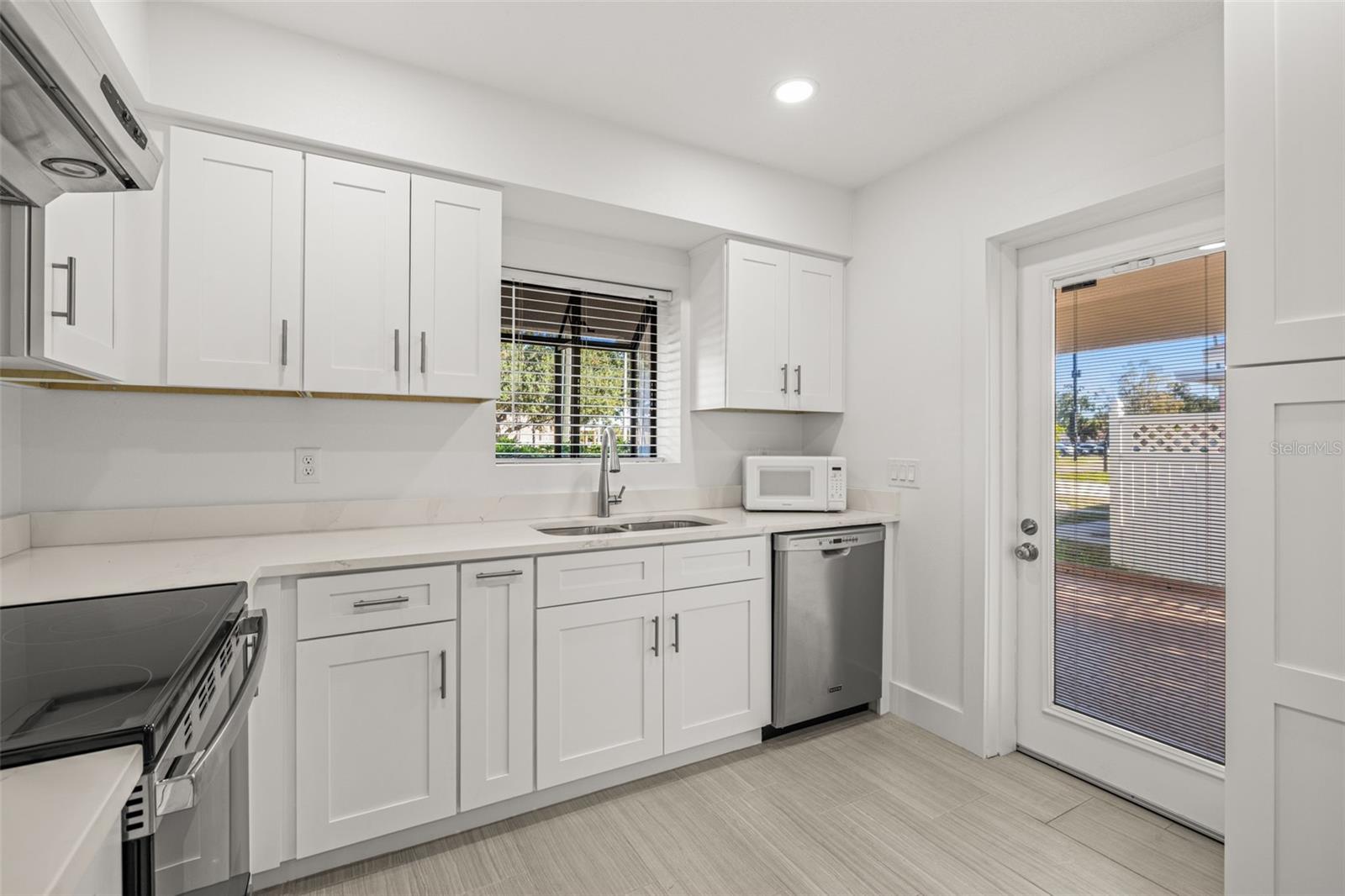 Image 11 of 26 For 3114 Tampa Bay Boulevard