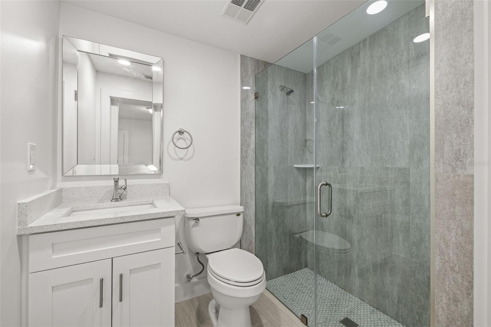 Image 18 of 26 For 3114 Tampa Bay Boulevard