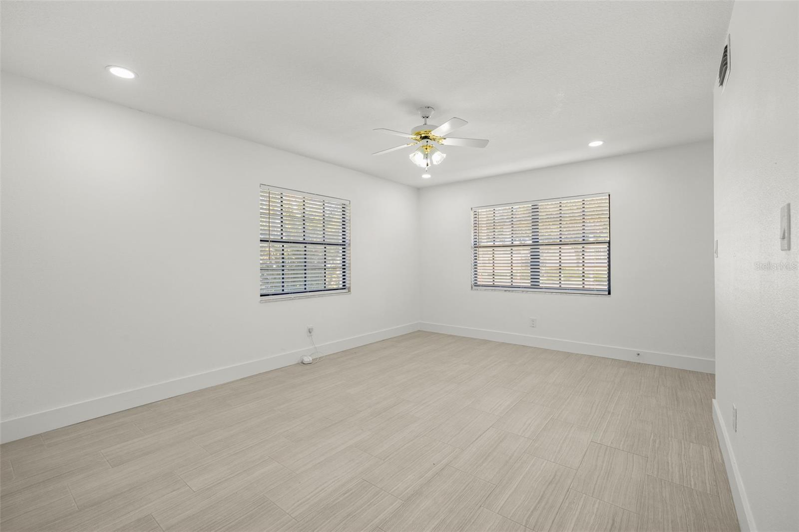 Image 7 of 26 For 3114 Tampa Bay Boulevard