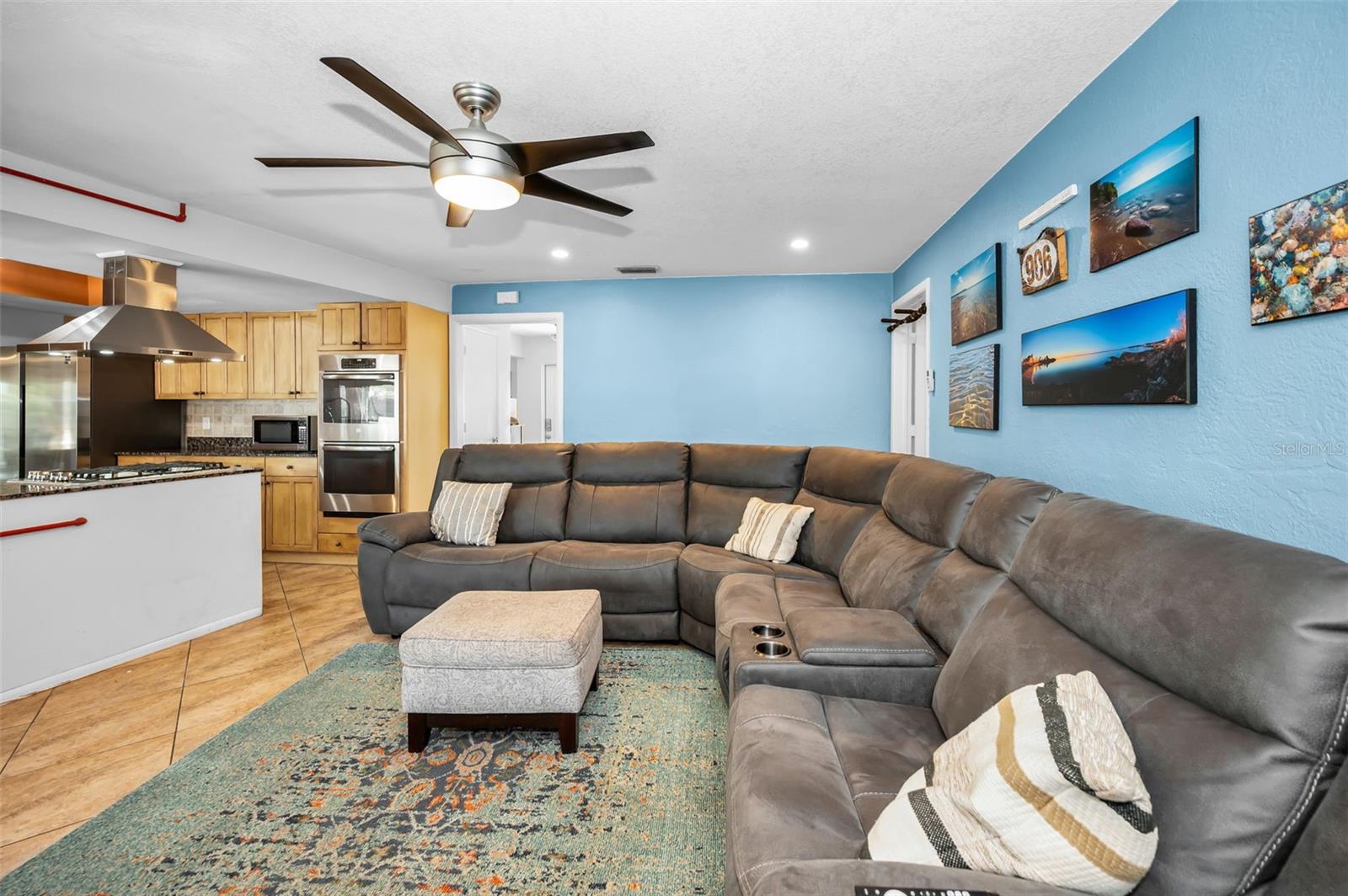Listing photo id 14 for 4201 46th Avenue S