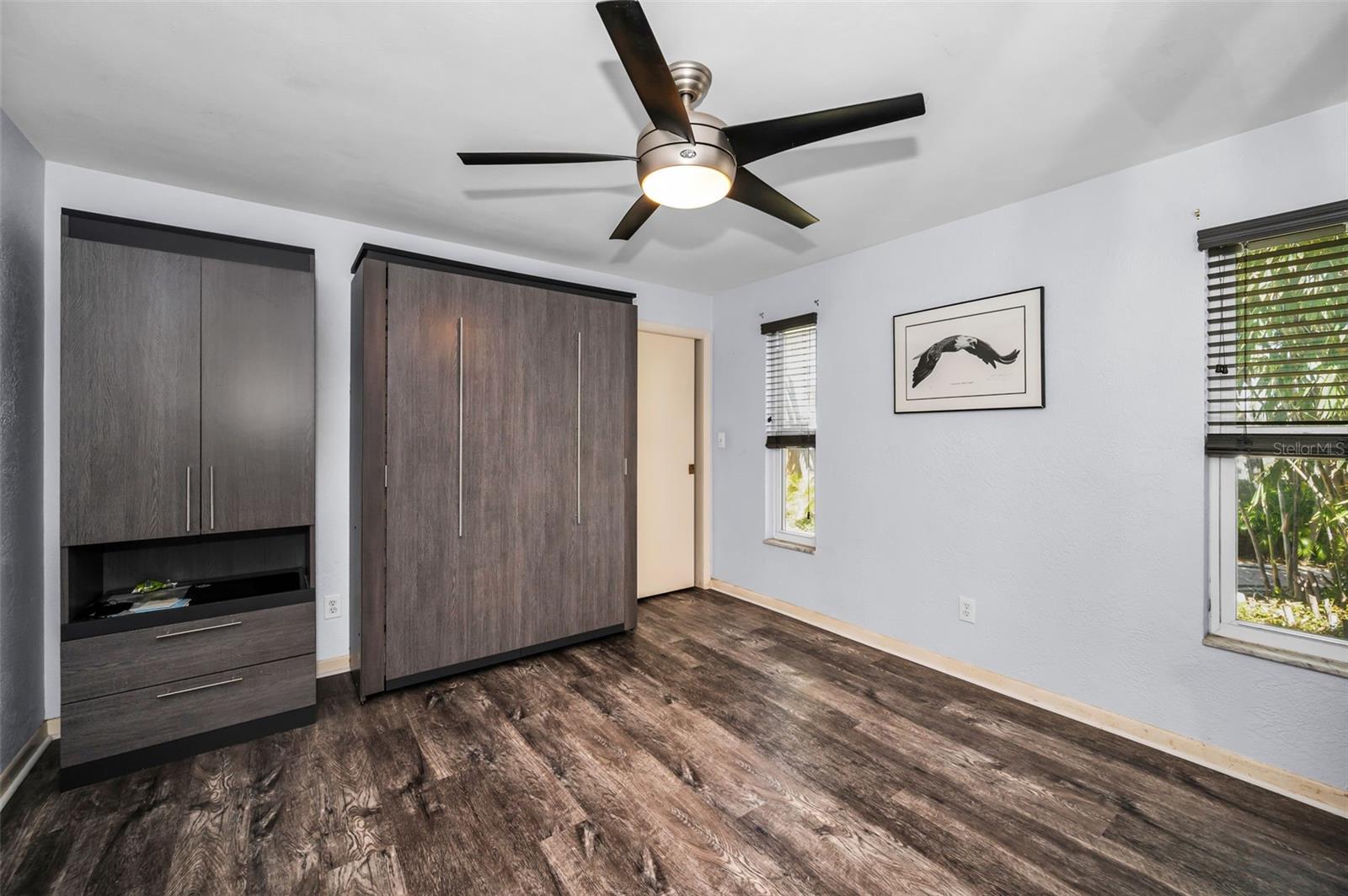 Listing photo id 25 for 4201 46th Avenue S