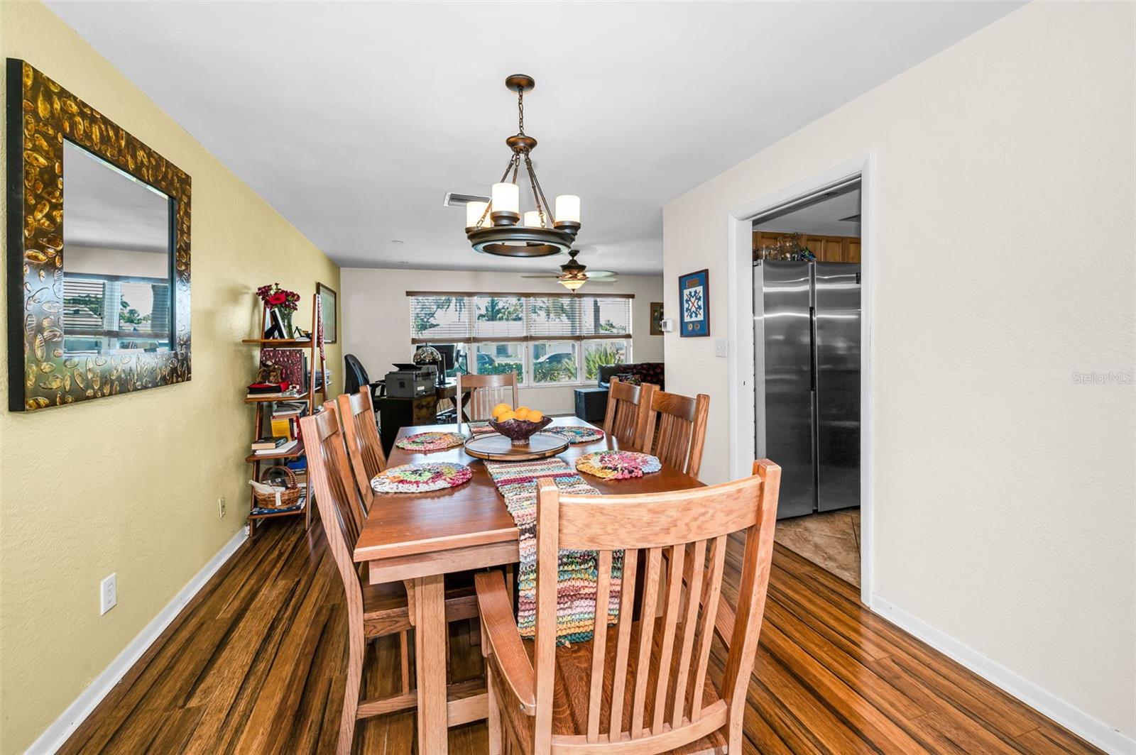Listing photo id 5 for 4201 46th Avenue S