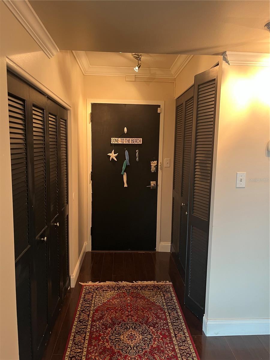 Image 4 of 30 For 2401 Bayshore Boulevard 302
