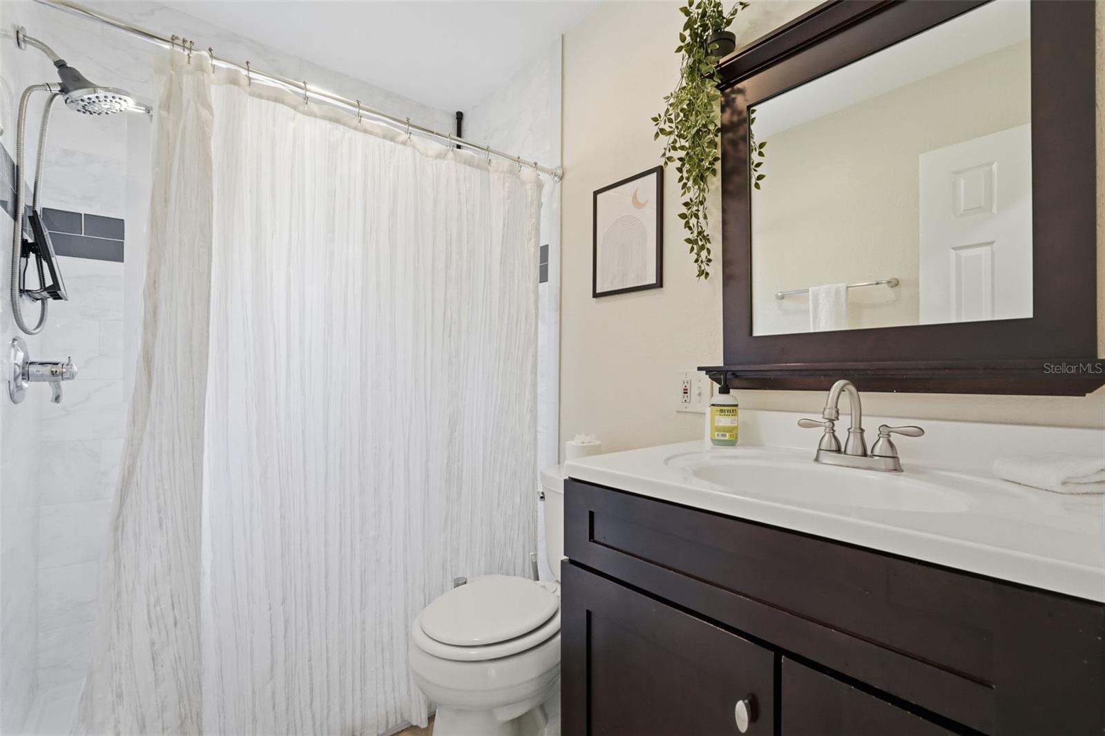 Image 24 of 37 For 135 Monroe Circle N