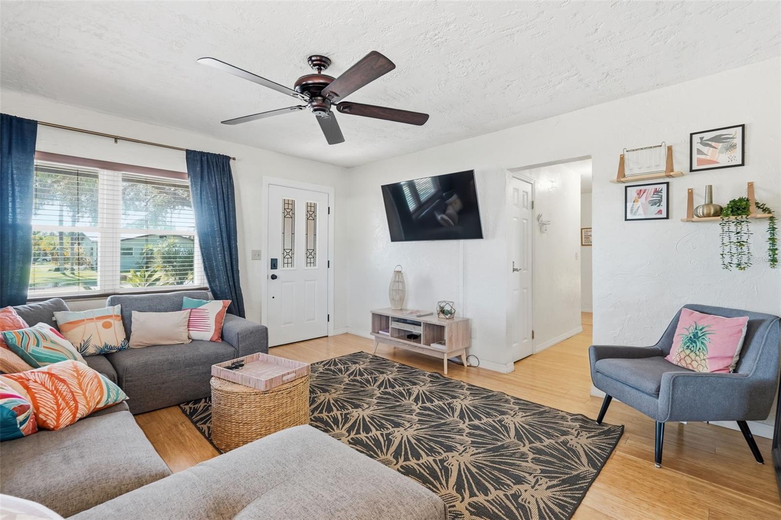 Image 7 of 37 For 135 Monroe Circle N