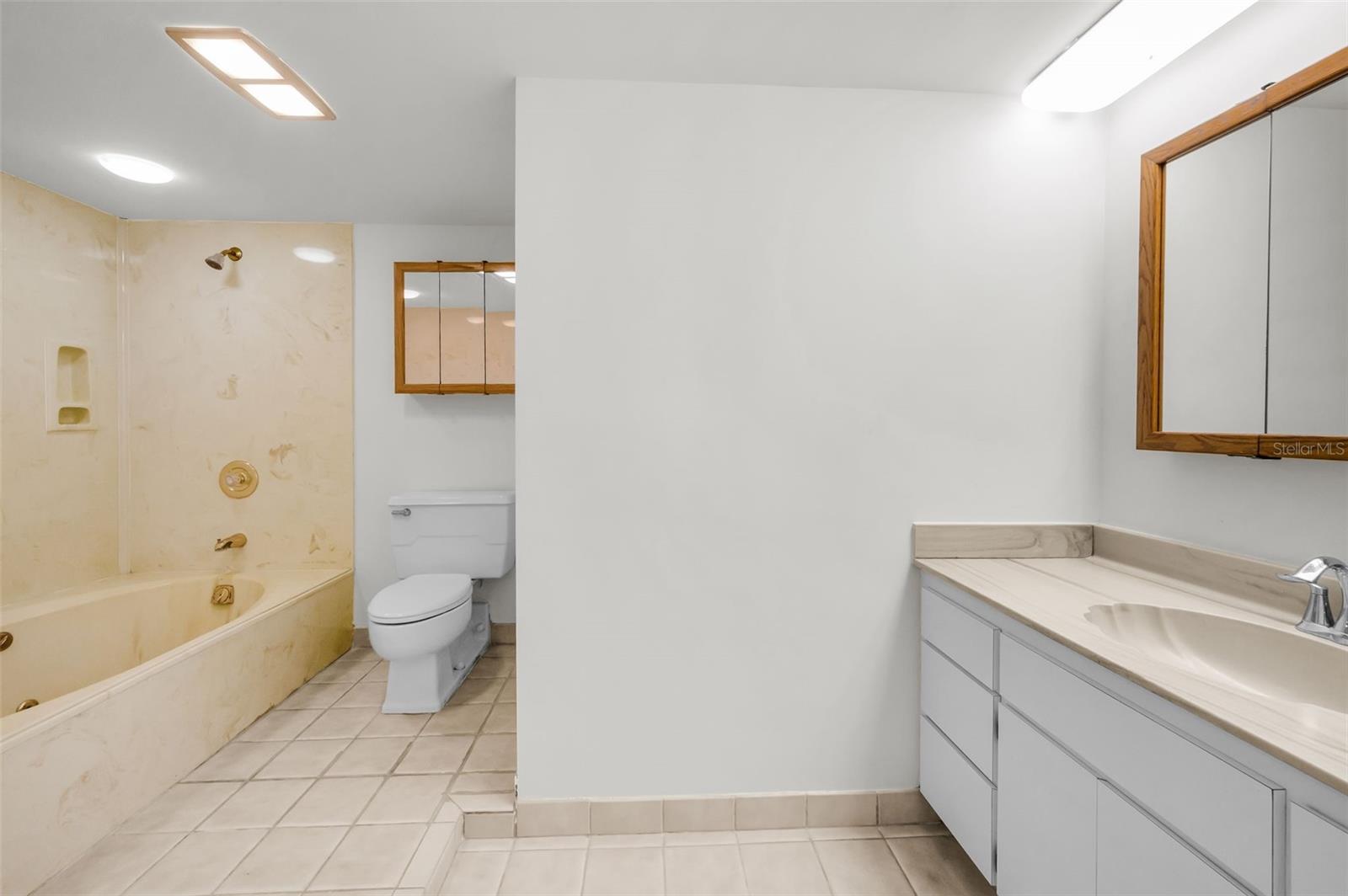 Image 25 of 53 For 80 Rogers Street 10a