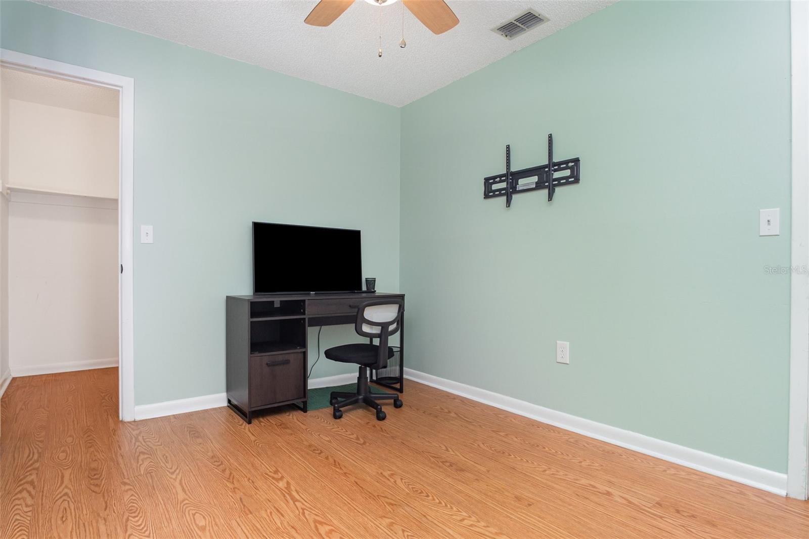 Image 12 of 34 For 413 First Drive