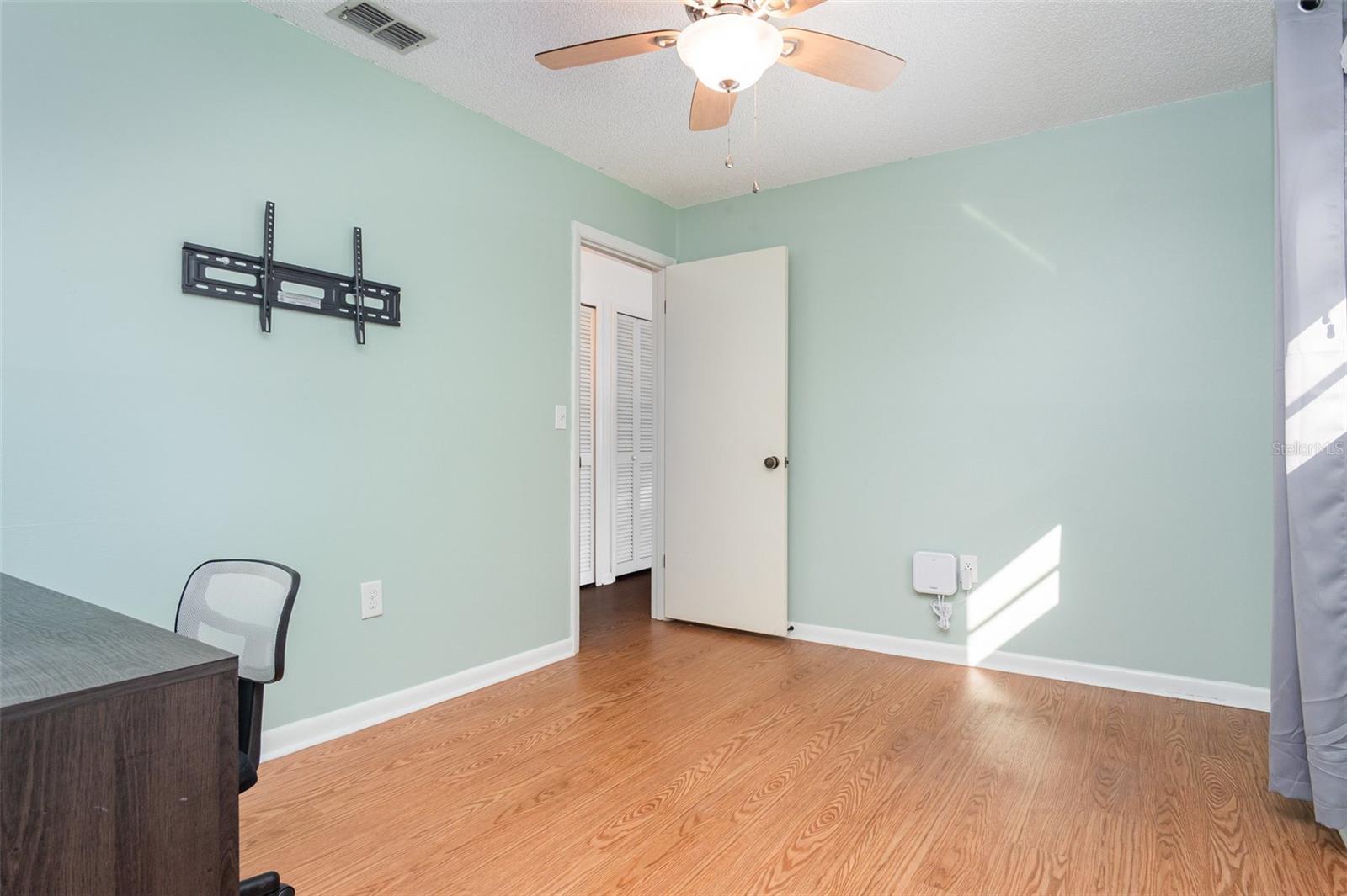 Image 13 of 34 For 413 First Drive