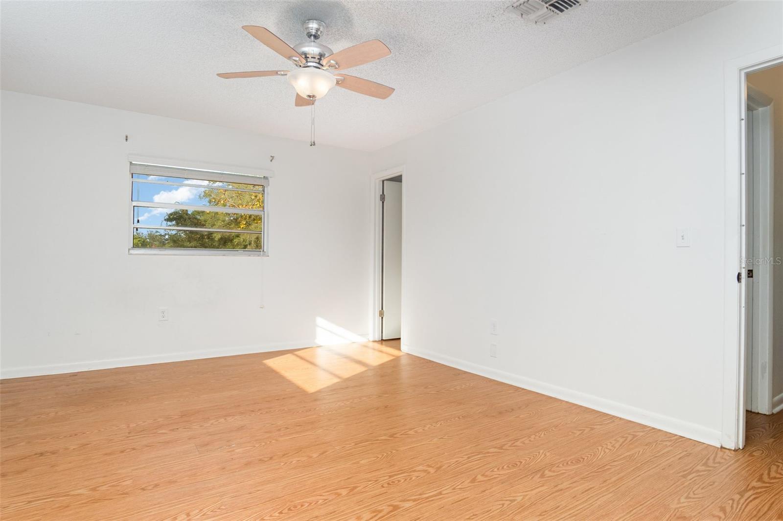 Image 14 of 34 For 413 First Drive