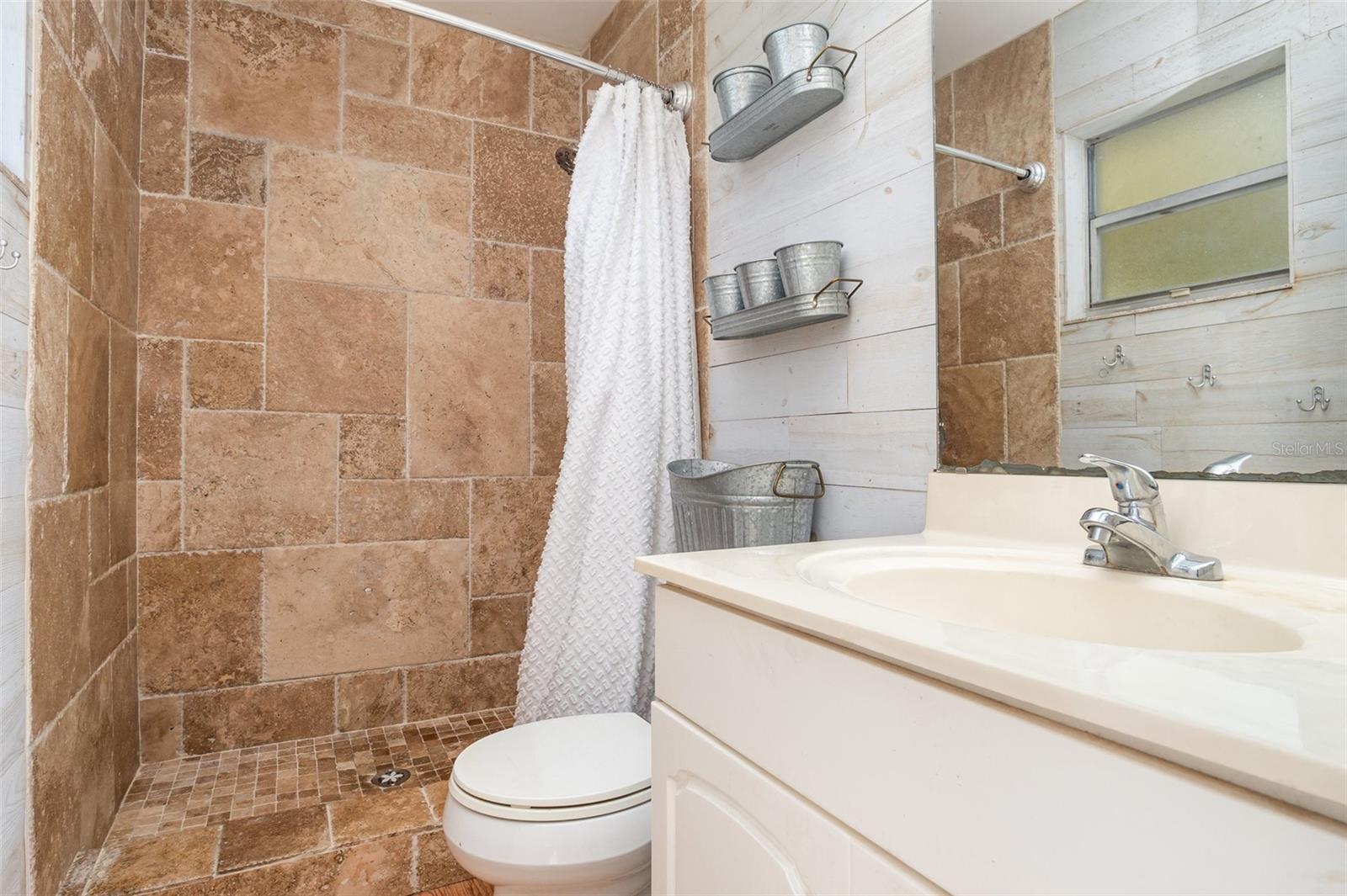 Image 16 of 34 For 413 First Drive