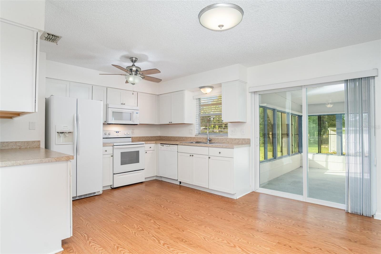 Image 7 of 34 For 413 First Drive