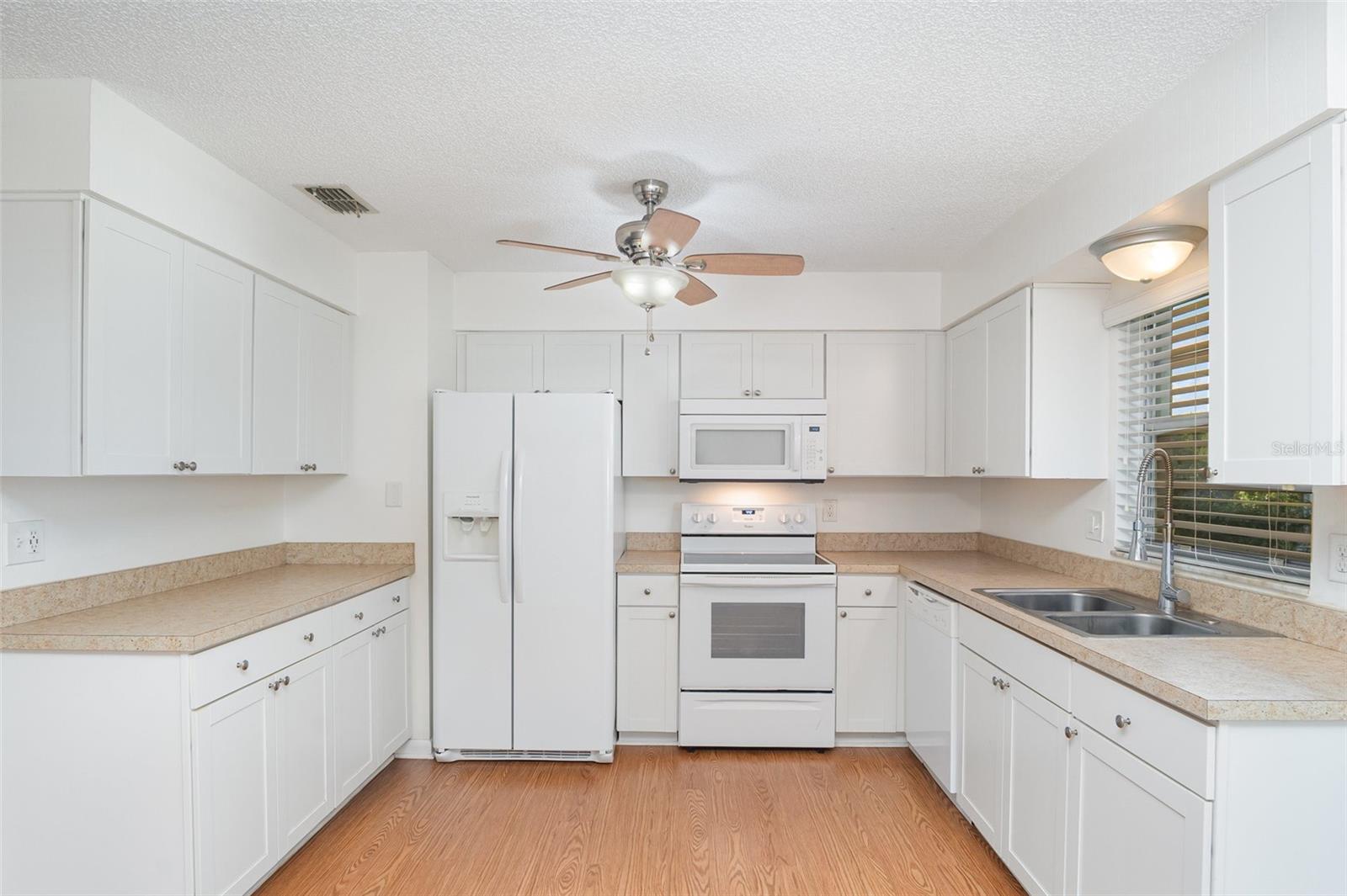 Image 9 of 34 For 413 First Drive