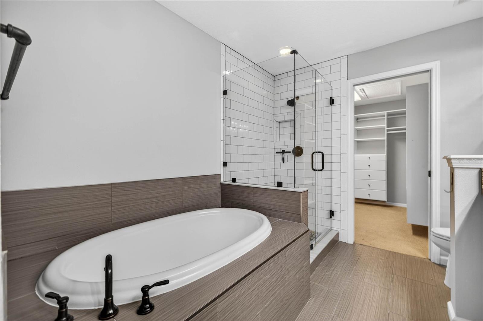 Image 27 of 39 For 9622 Bay Grove Lane