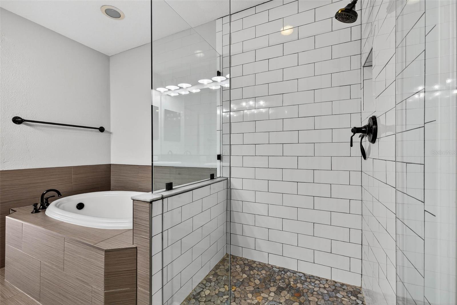 Image 28 of 39 For 9622 Bay Grove Lane