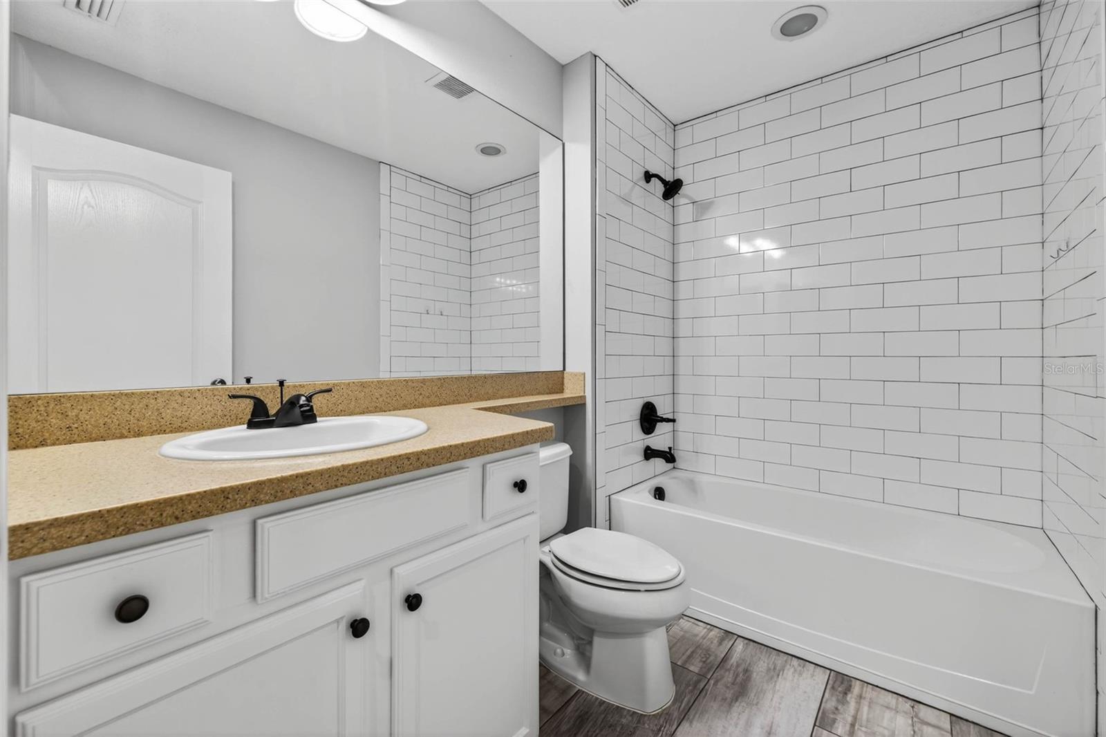 Image 31 of 39 For 9622 Bay Grove Lane