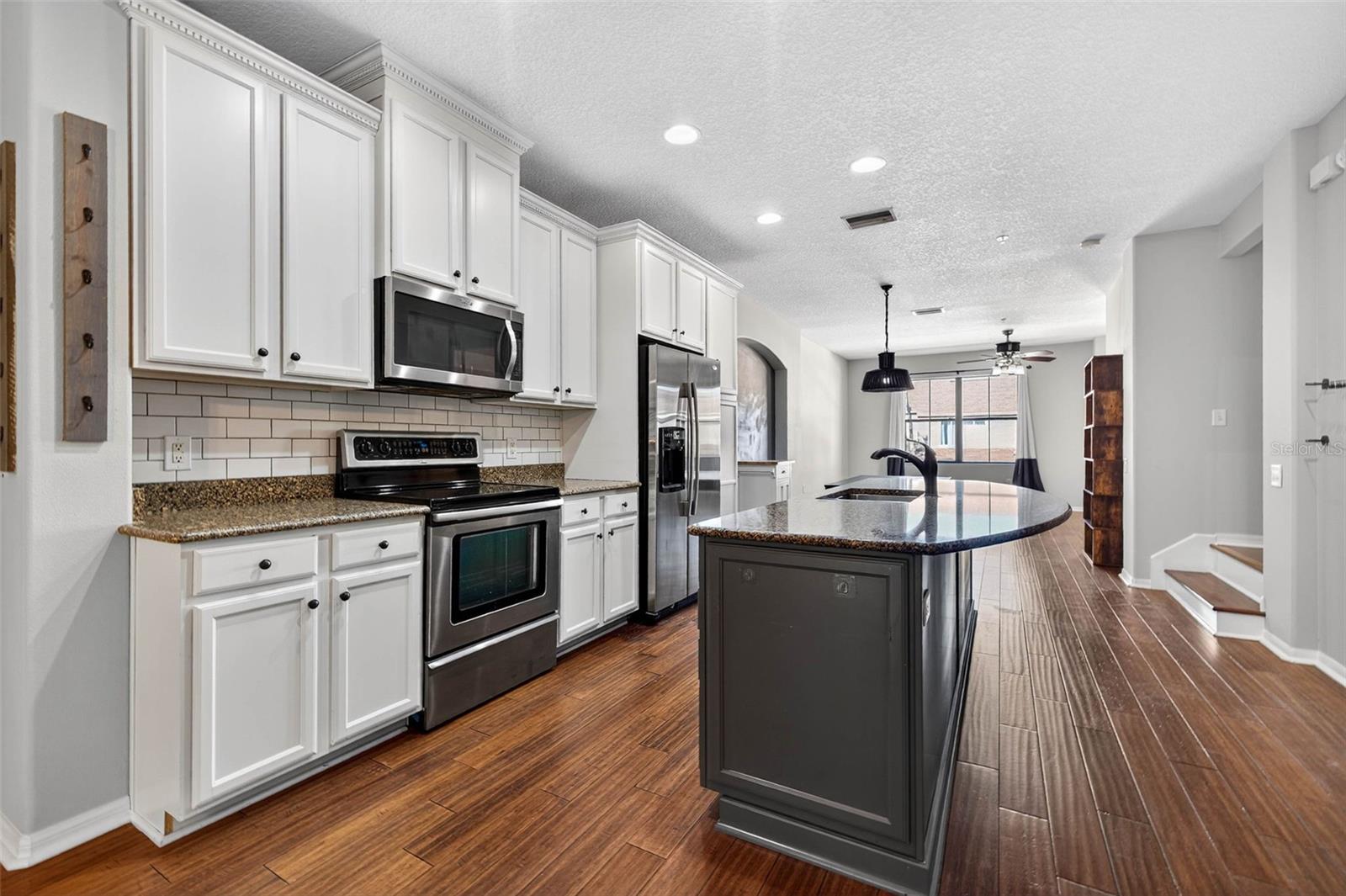 Image 7 of 39 For 9622 Bay Grove Lane