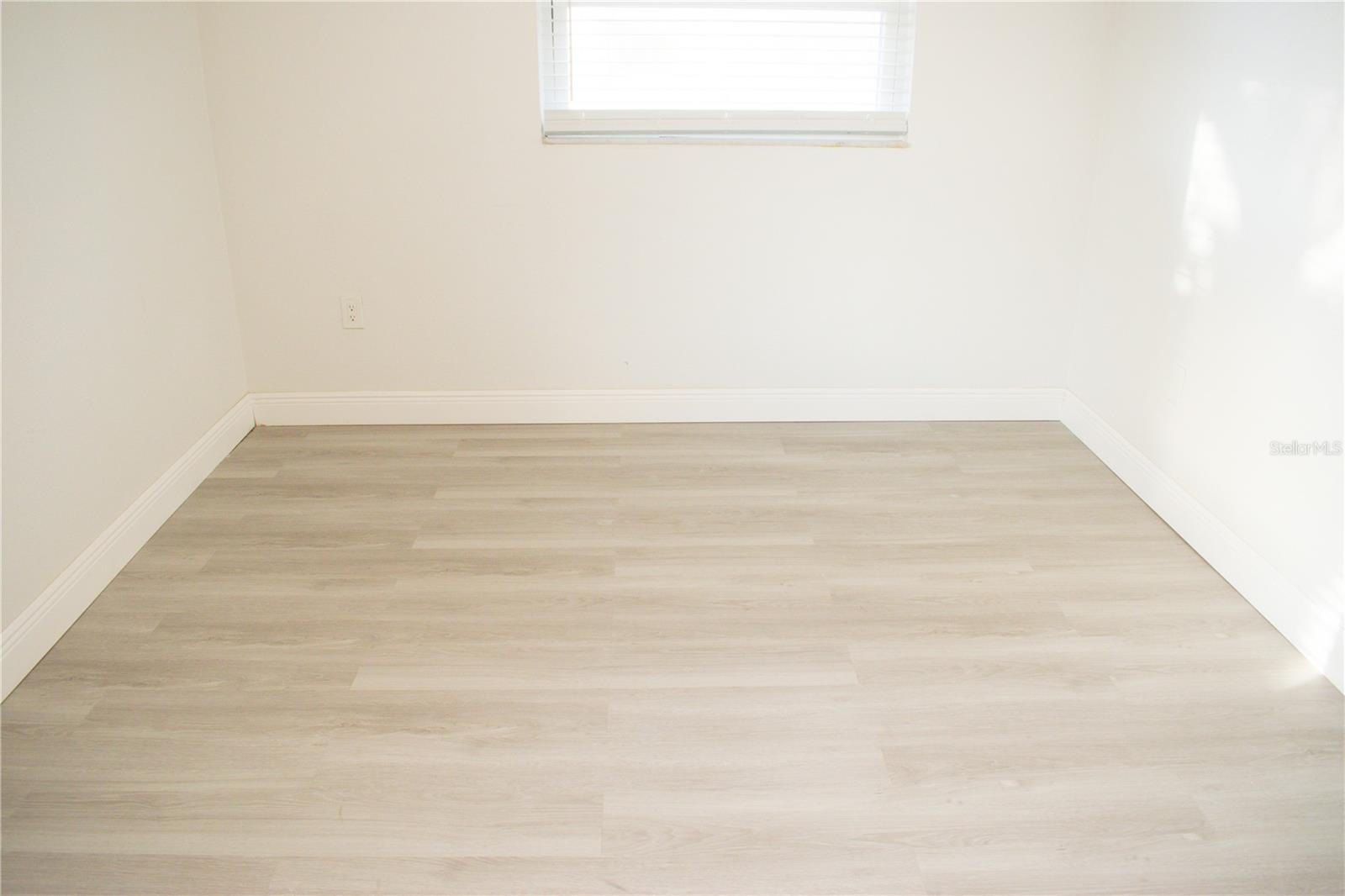 Image 25 of 32 For 11300 Yellowwood Lane