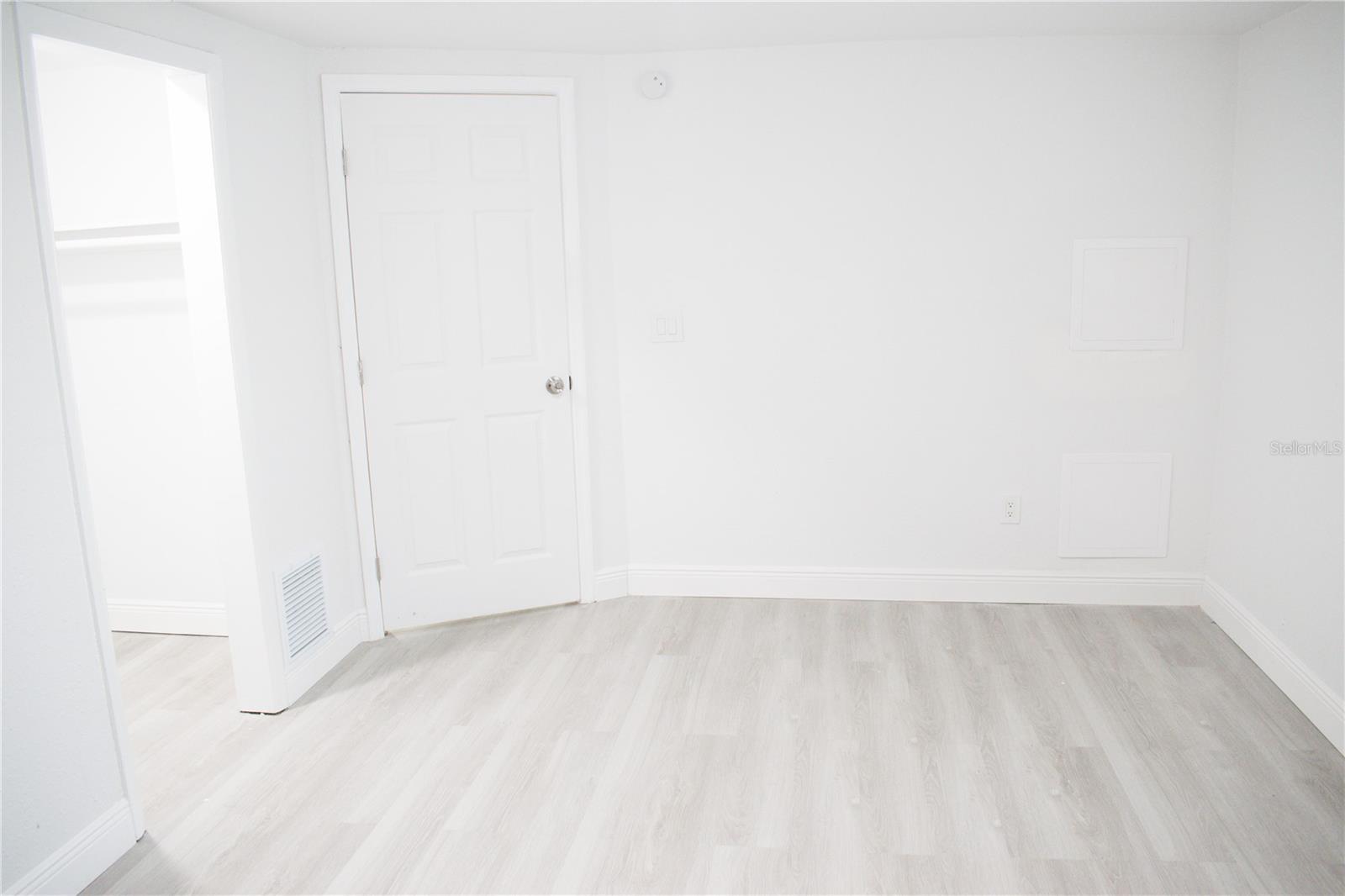 Image 26 of 32 For 11300 Yellowwood Lane