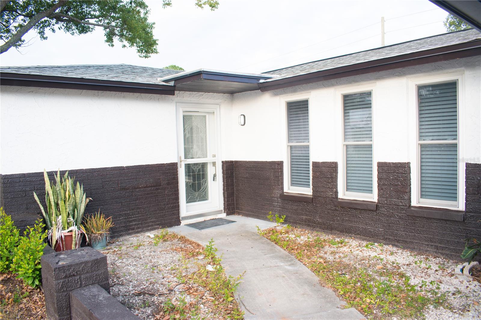 Image 4 of 32 For 11300 Yellowwood Lane