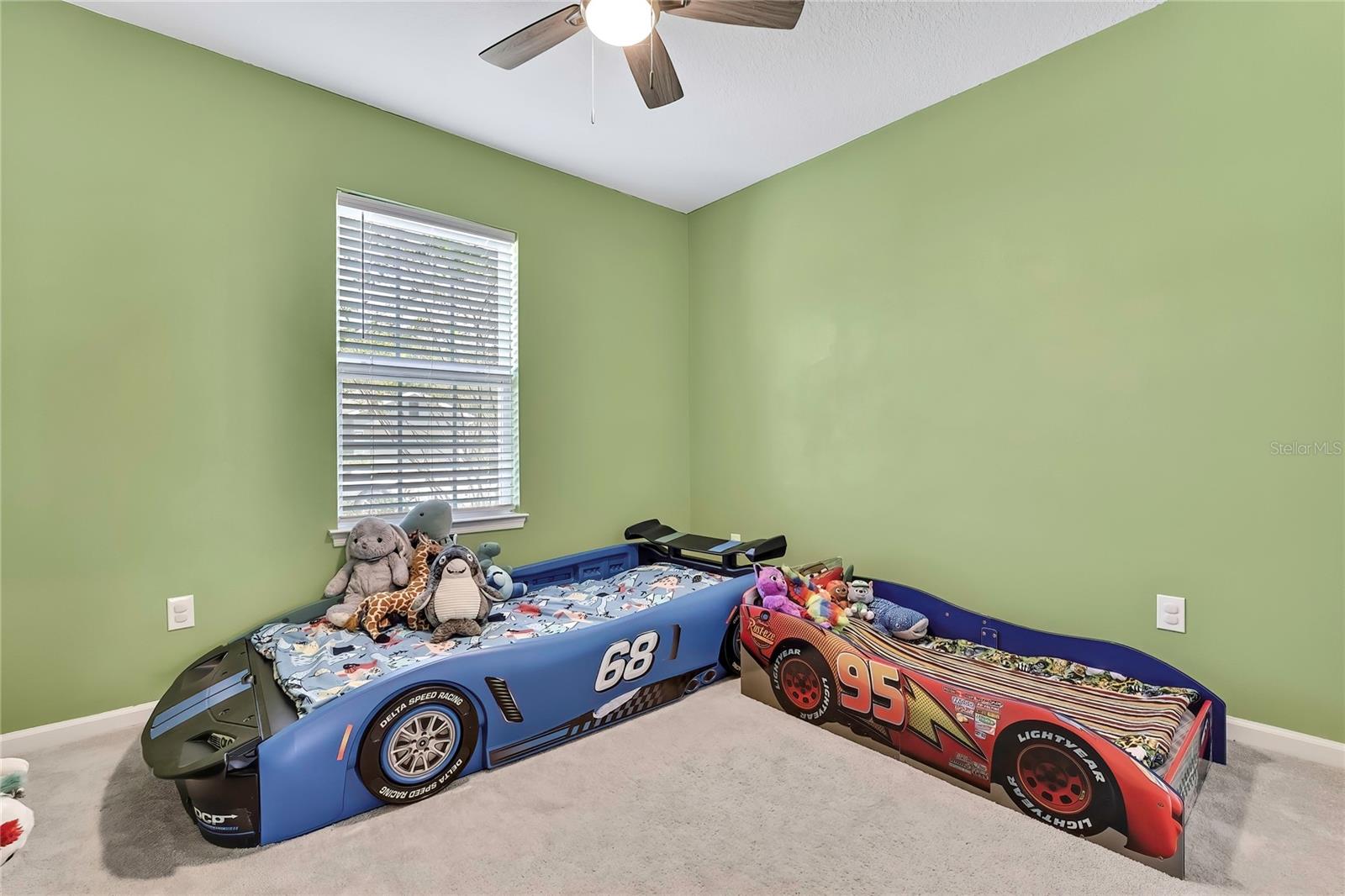 Image 16 of 53 For 18184 Turning Leaf Circle