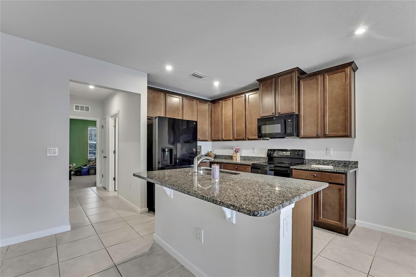 Image 22 of 53 For 18184 Turning Leaf Circle