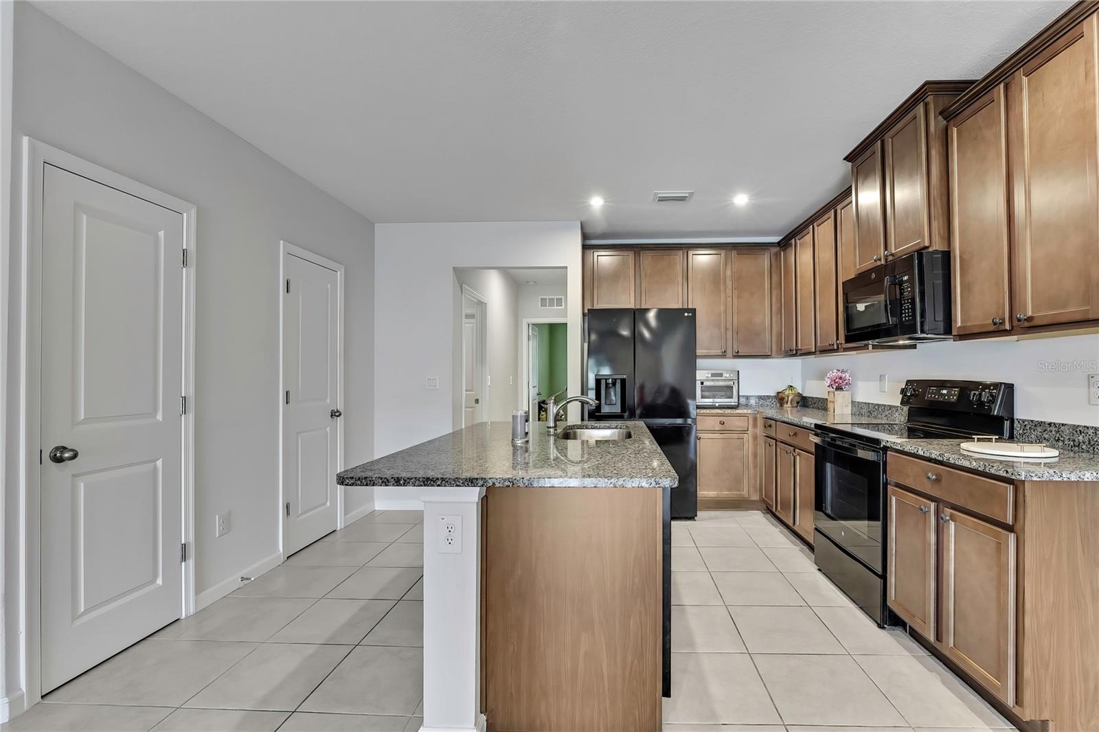 Image 23 of 53 For 18184 Turning Leaf Circle