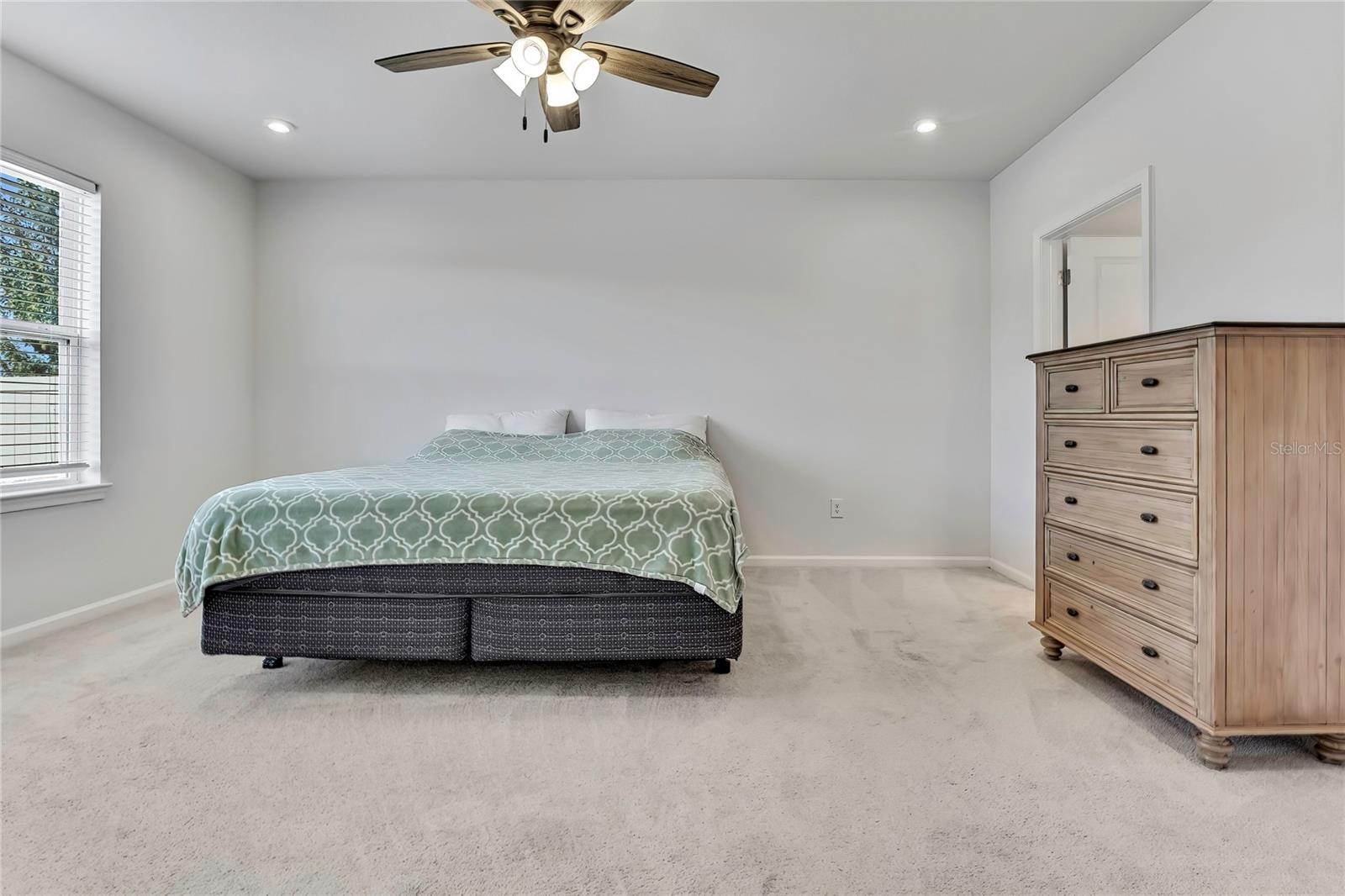 Image 27 of 53 For 18184 Turning Leaf Circle